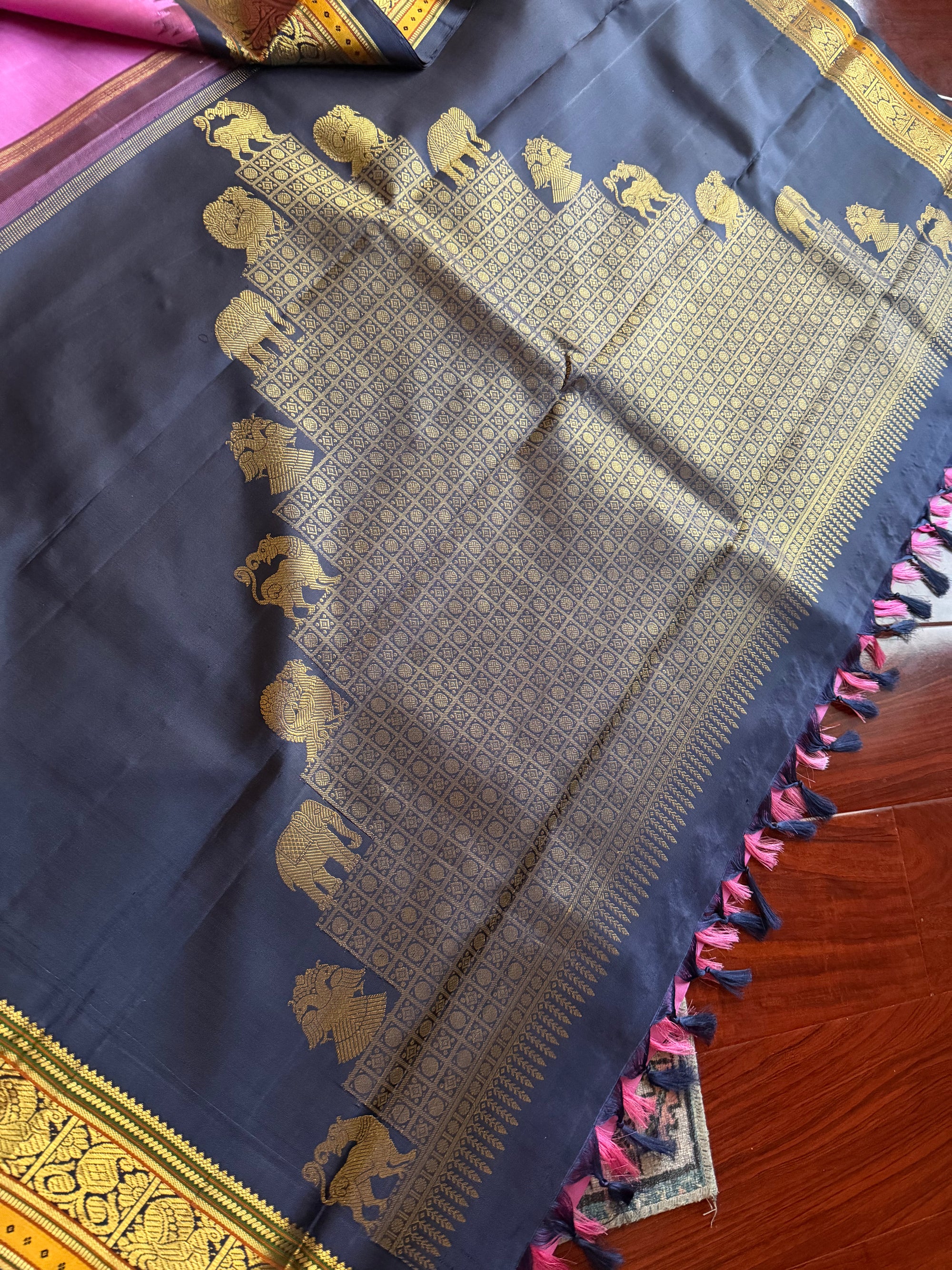 MYTHILI: Mauve Lilac + Navy Blue