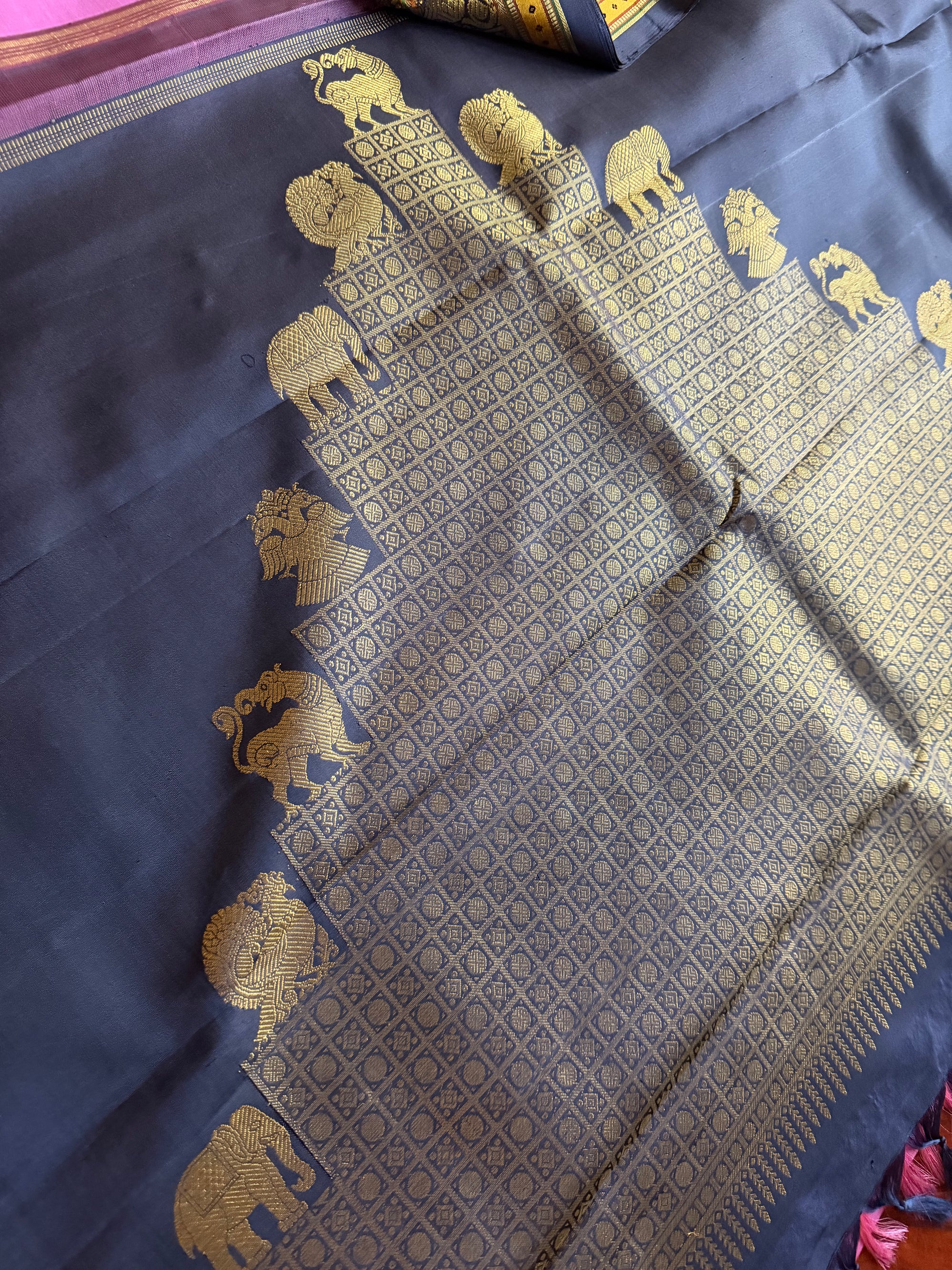 MYTHILI: Mauve Lilac + Navy Blue