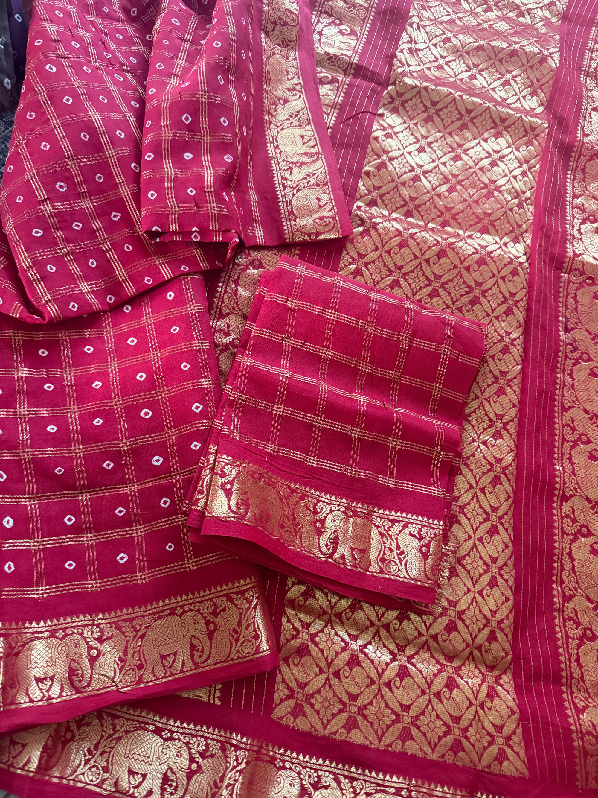 Handknotted Sungudi - Elephant Pet (reddish pink)