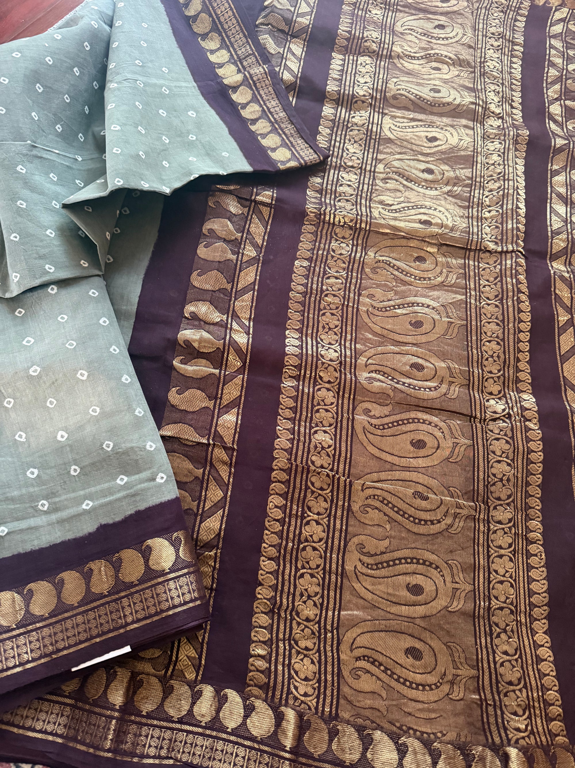 Handknotted Sungudi - London pet (Sage Green)