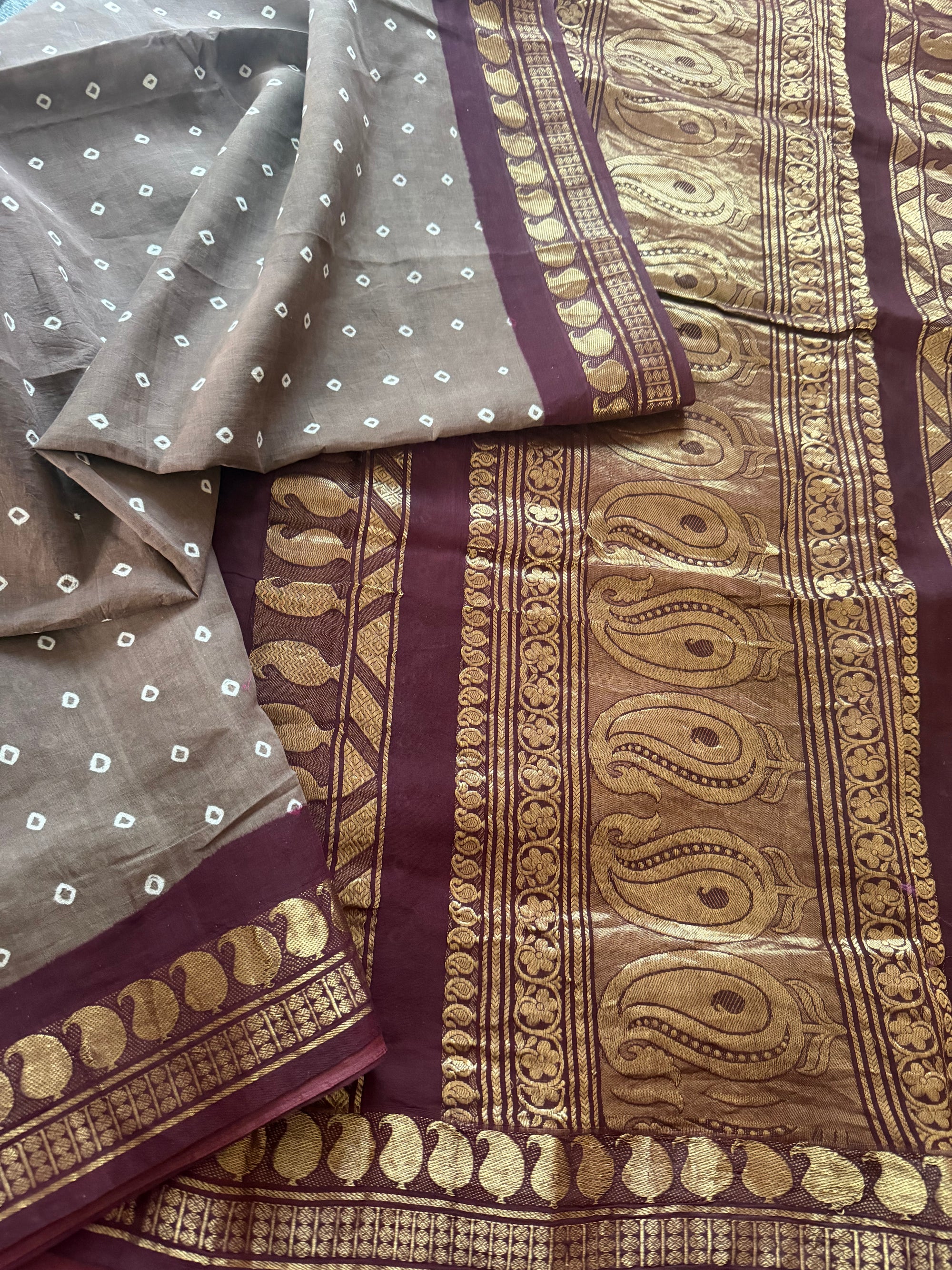 Handknotted Sungudi - London pet (Brown Grey)
