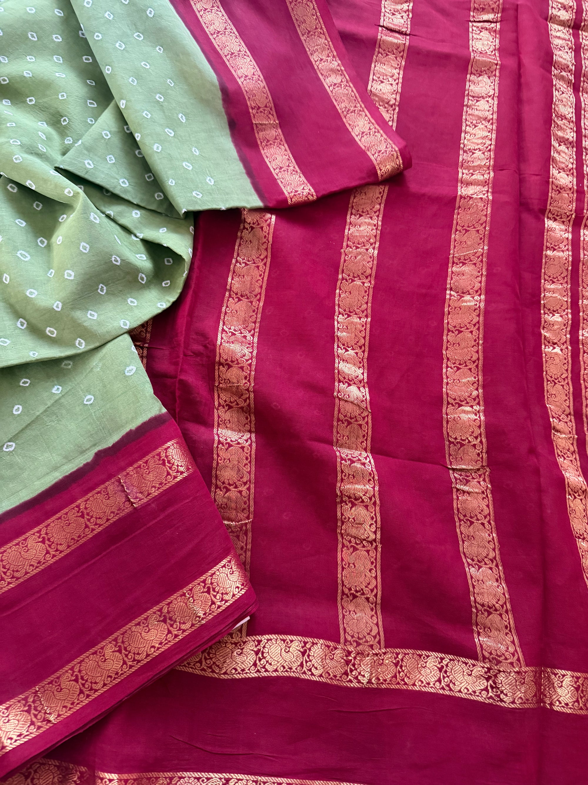 Handknotted Sungudi - Rettapettu (Green &amp; Red)