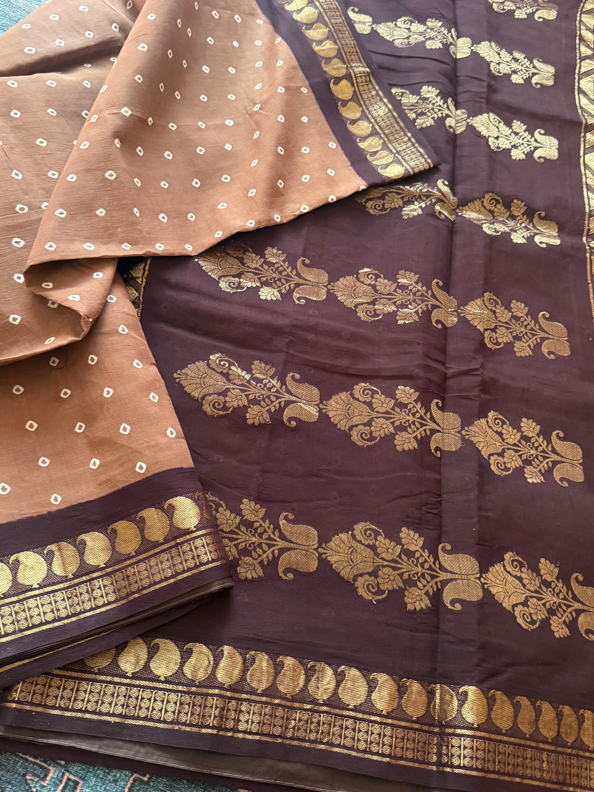 Handknotted Sungudi - London Pet (Brown)
