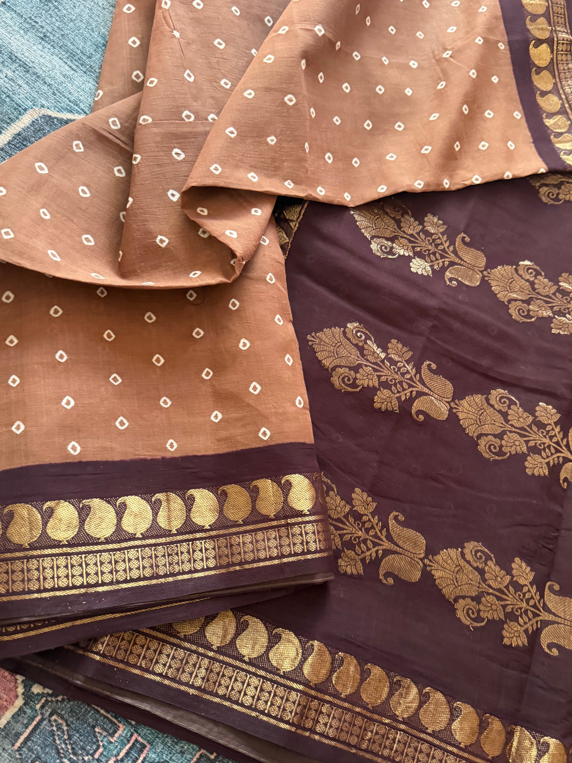 Handknotted Sungudi - London Pet (Brown)