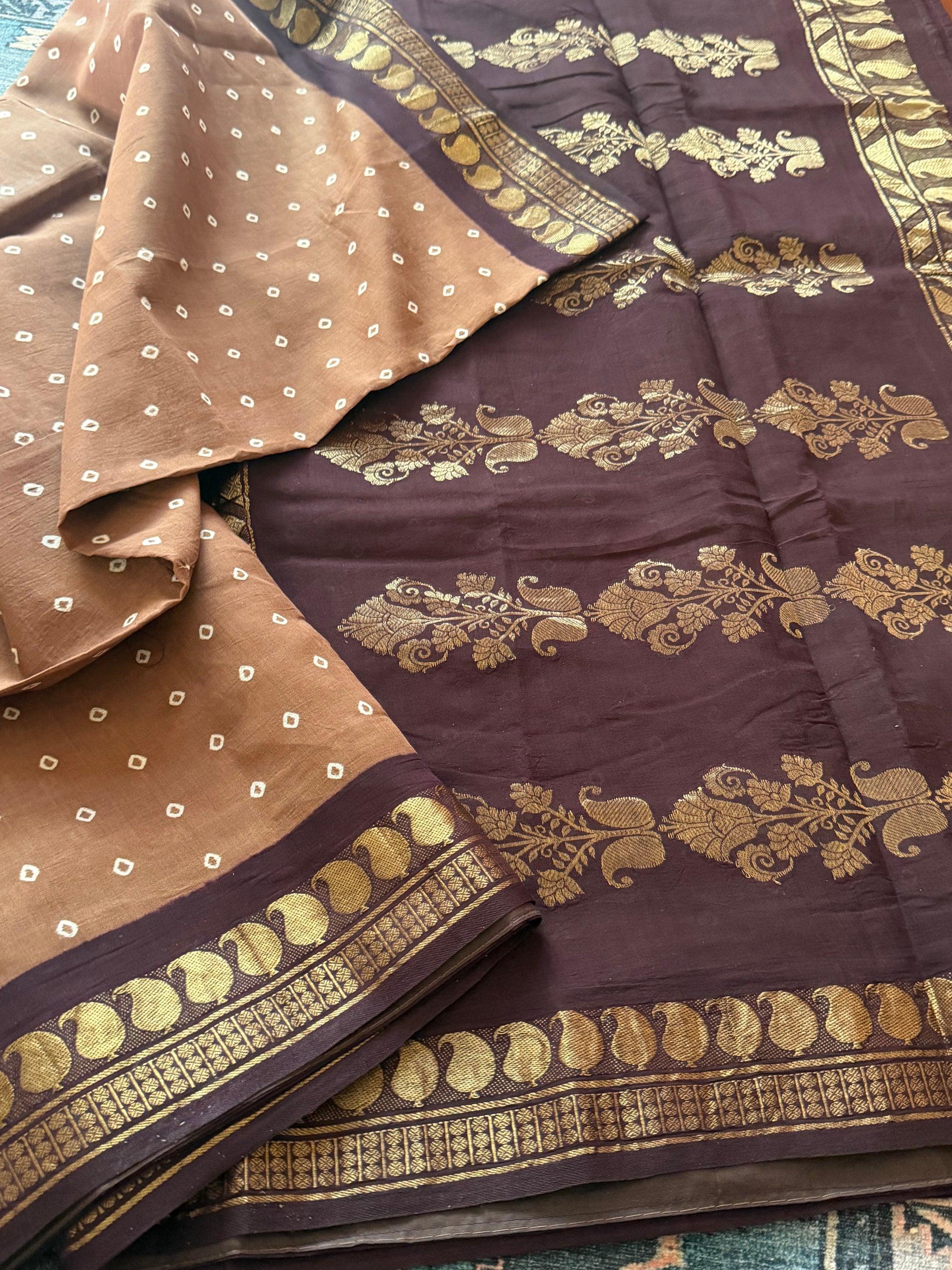Handknotted Sungudi - London Pet (Brown)