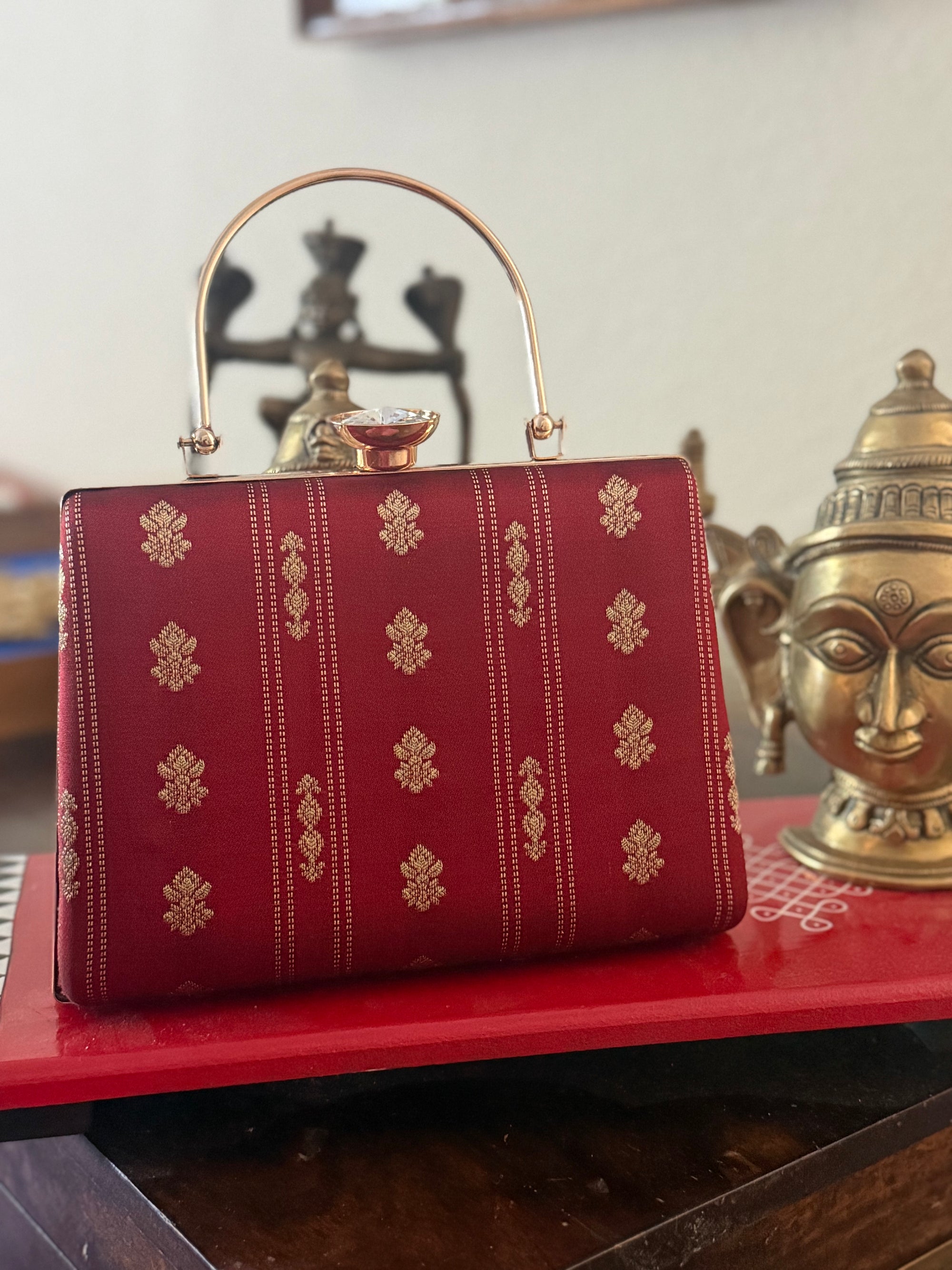 CLUTCH : Kanjivaram Silk (Maroon)