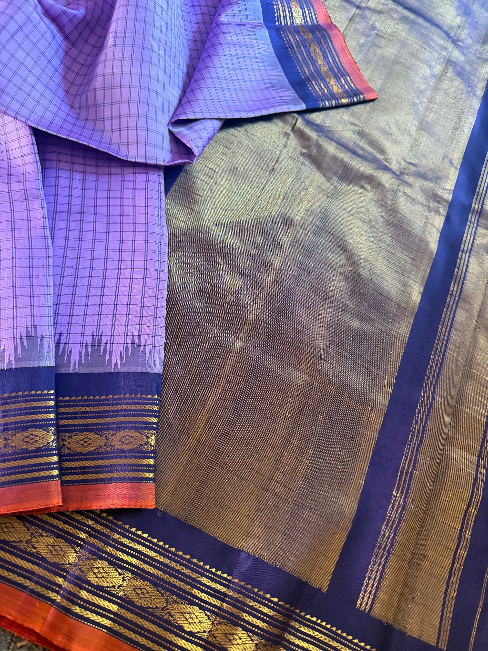 Kuttu Gadwal Silk : Lavender + Navy Blue