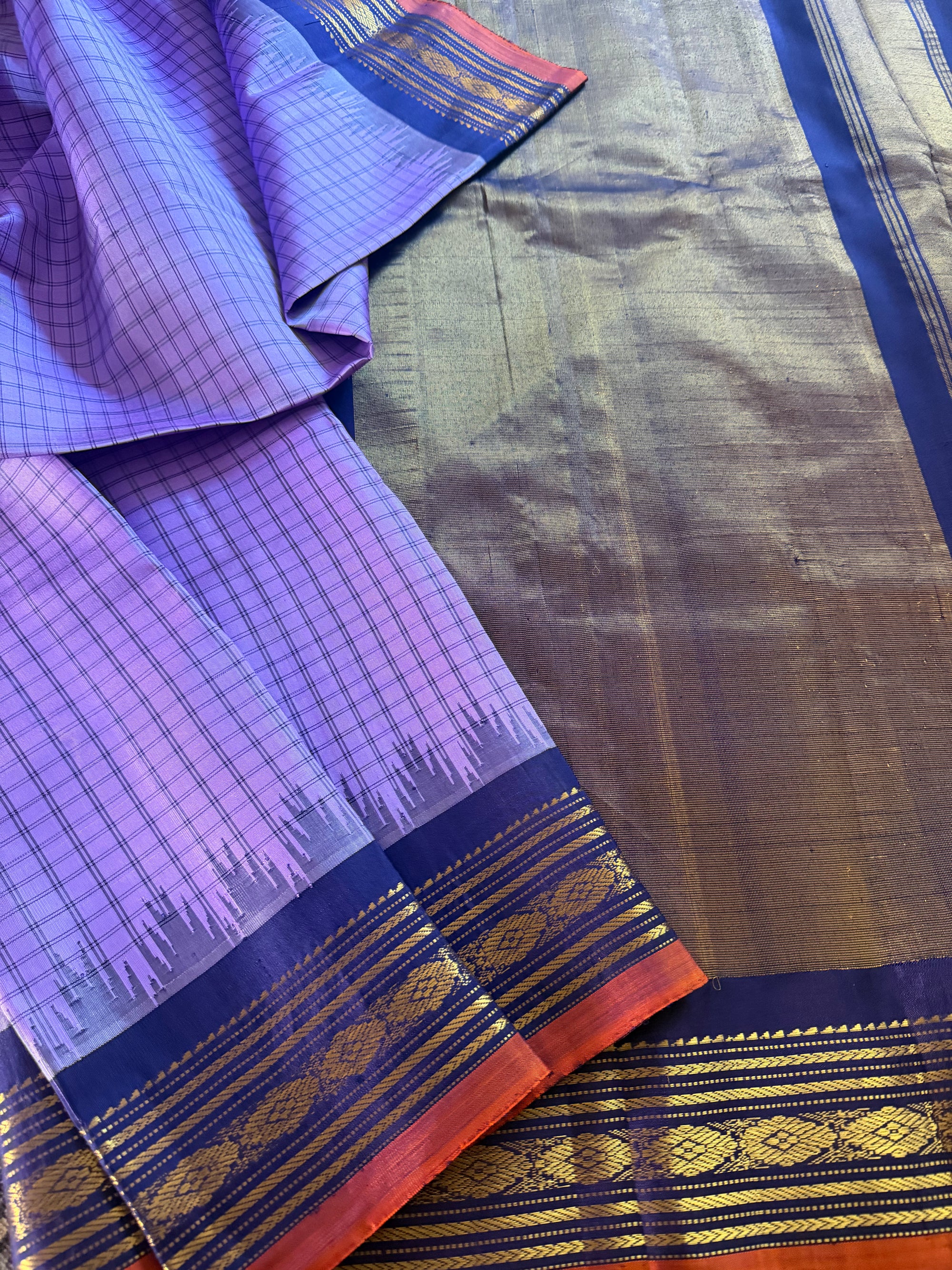Kuttu Gadwal Silk : Lavender + Navy Blue