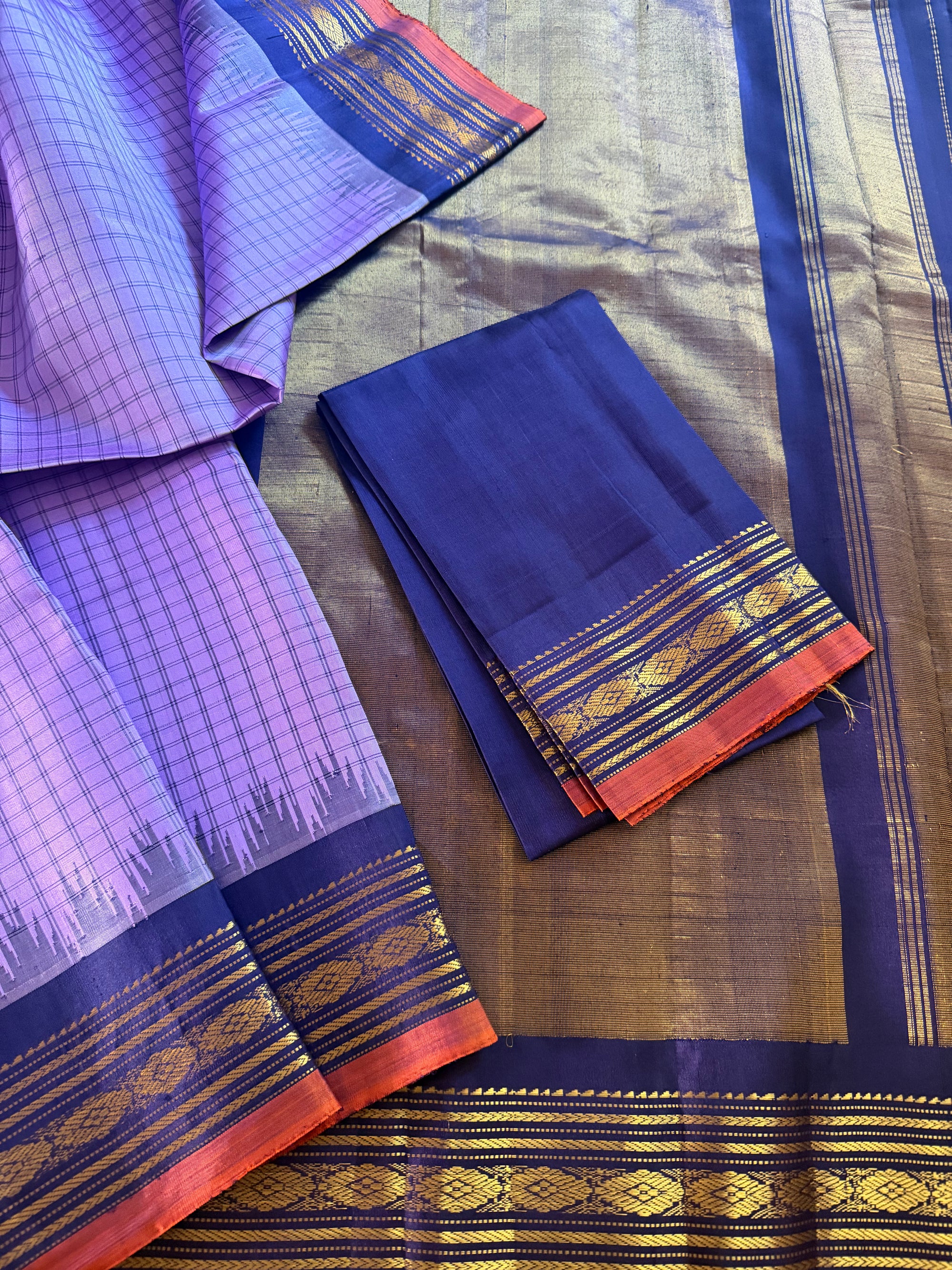 Kuttu Gadwal Silk : Lavender + Navy Blue