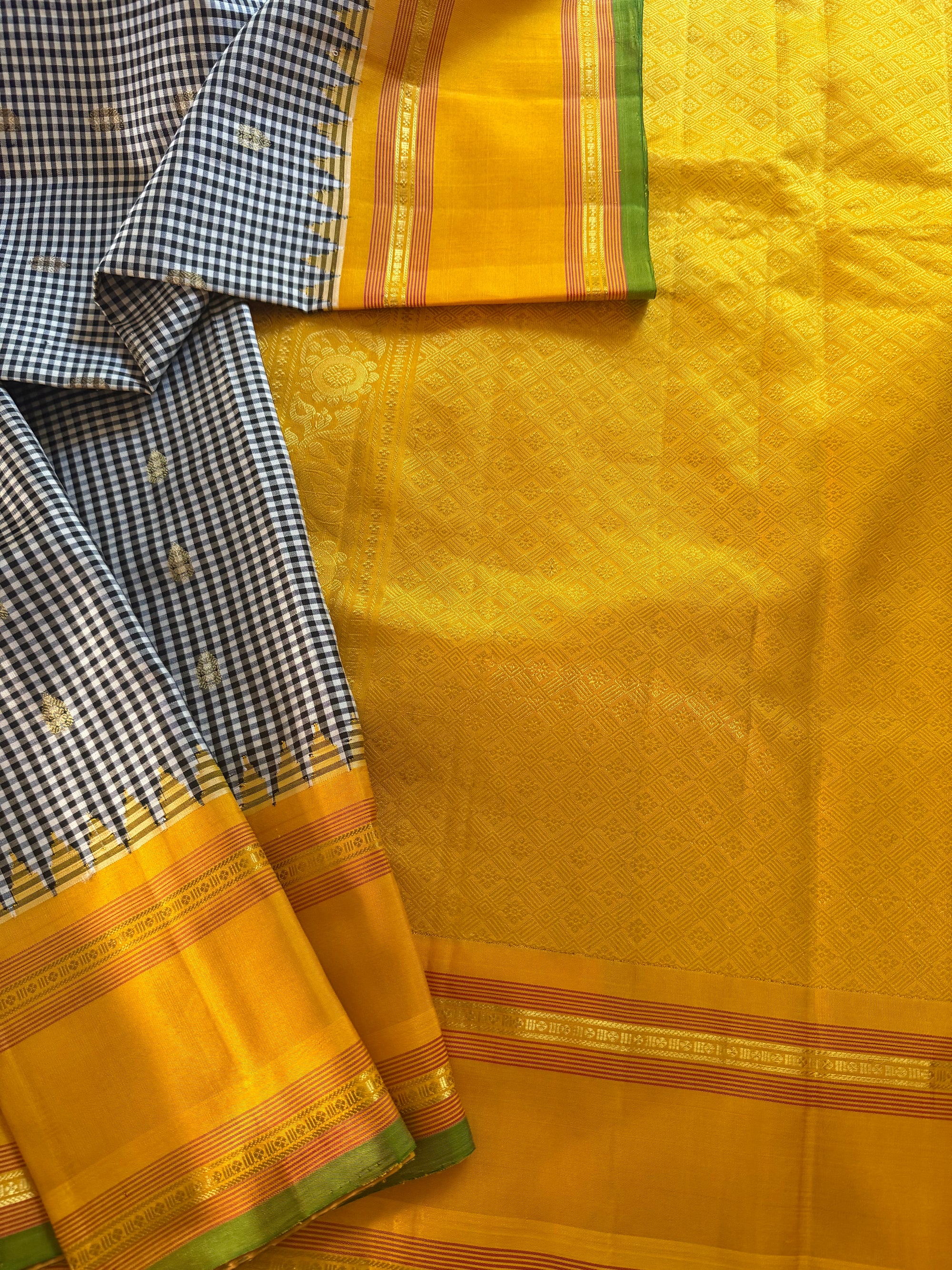 Kuttu Gadwal Silk : High coutt checks + Mustard