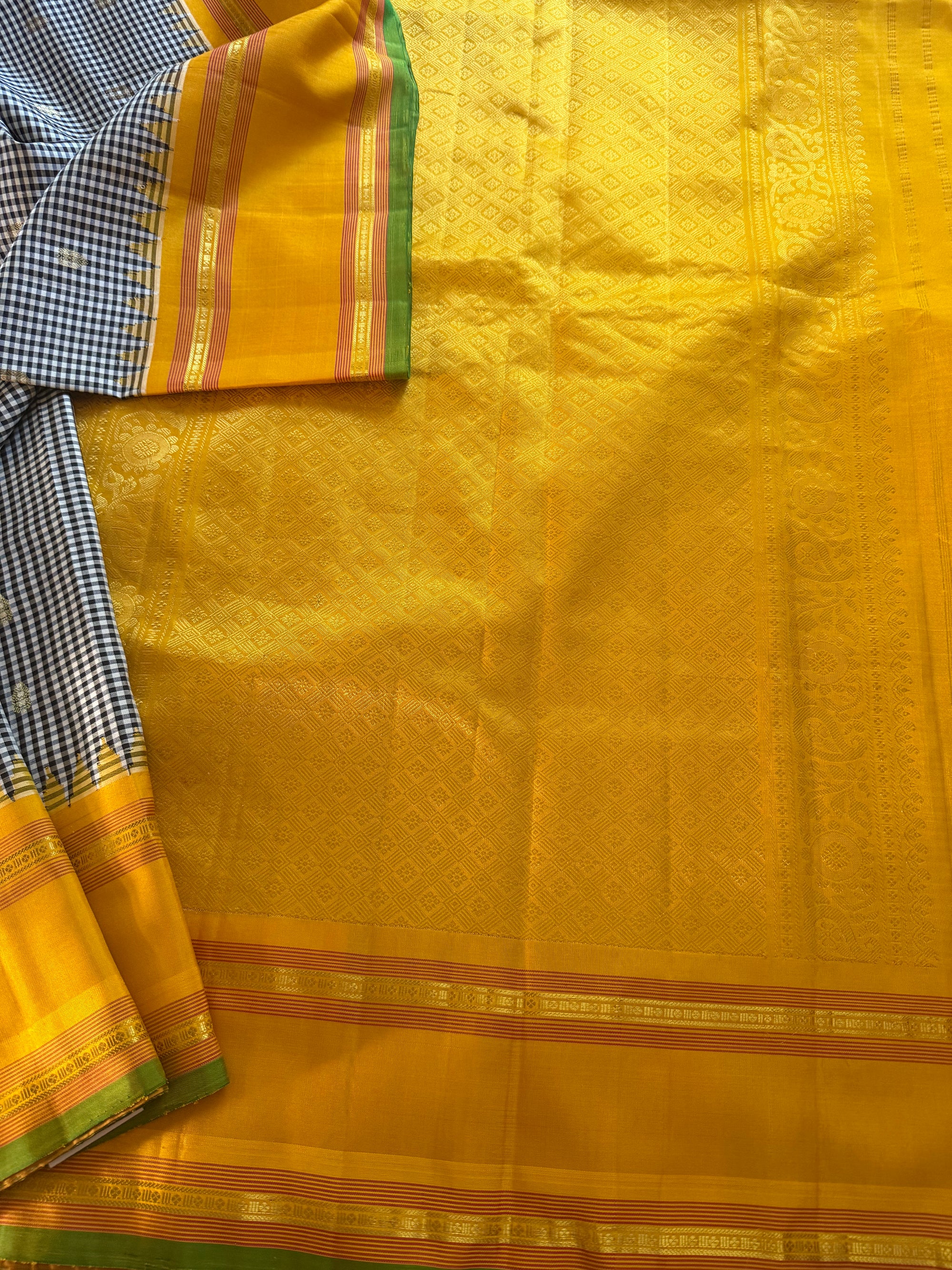 Kuttu Gadwal Silk : High coutt checks + Mustard
