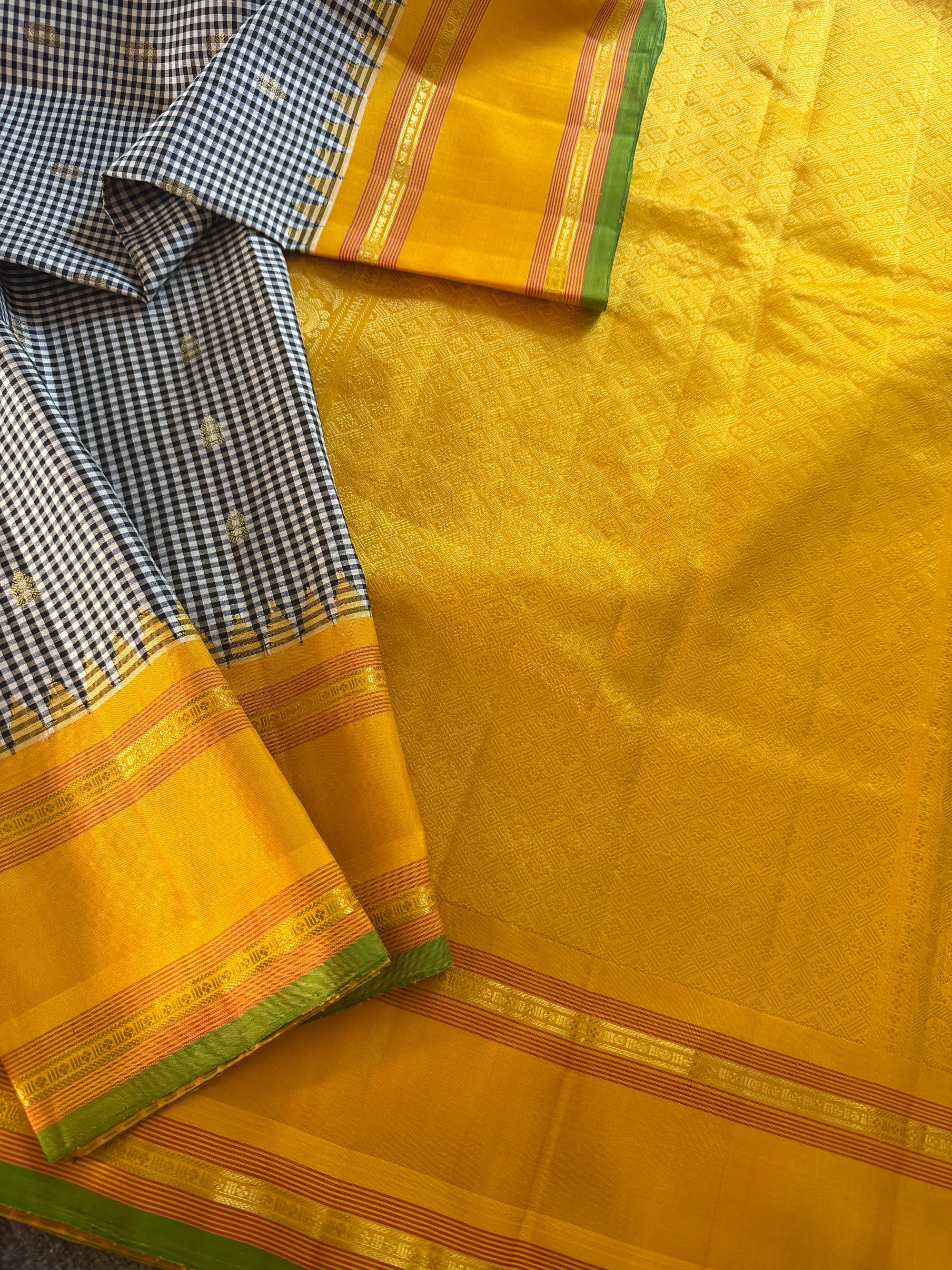 Kuttu Gadwal Silk : High coutt checks + Mustard