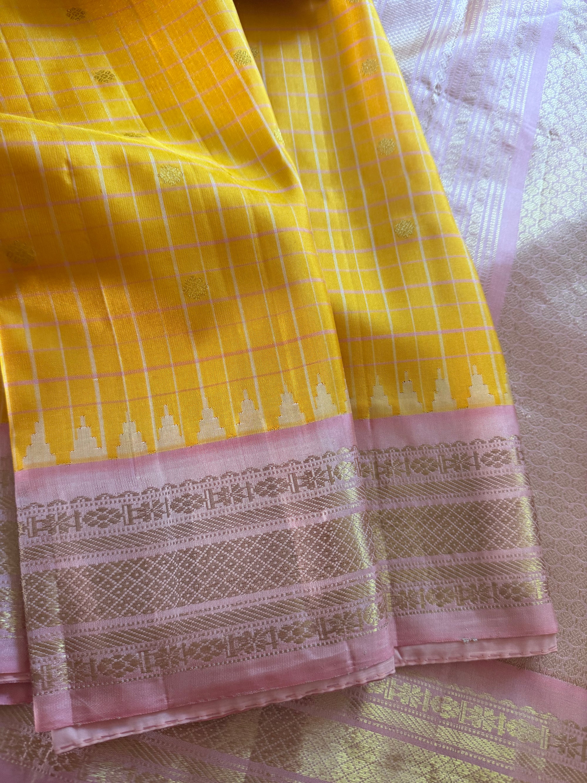 Kuttu Gadwal Silk : Pineapple Yellow + Mauve