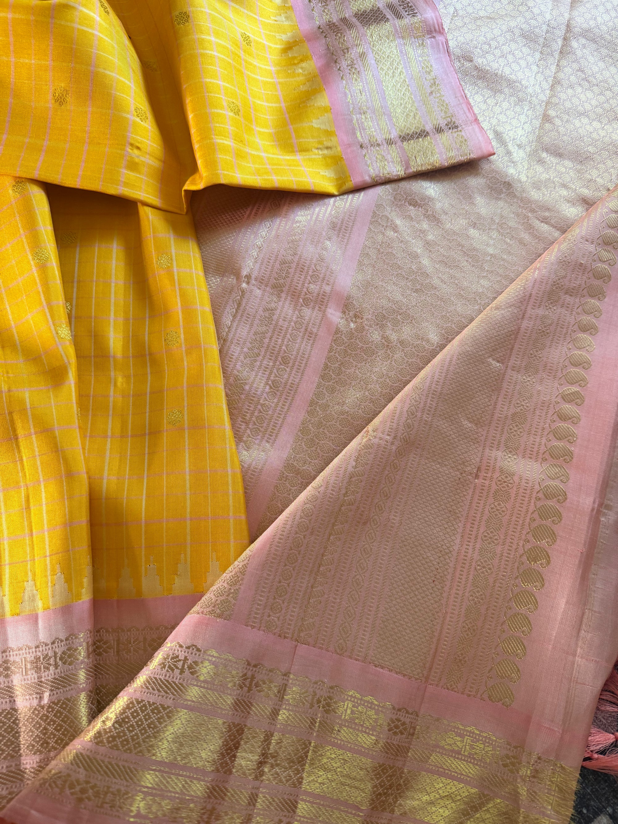 Kuttu Gadwal Silk : Pineapple Yellow + Mauve