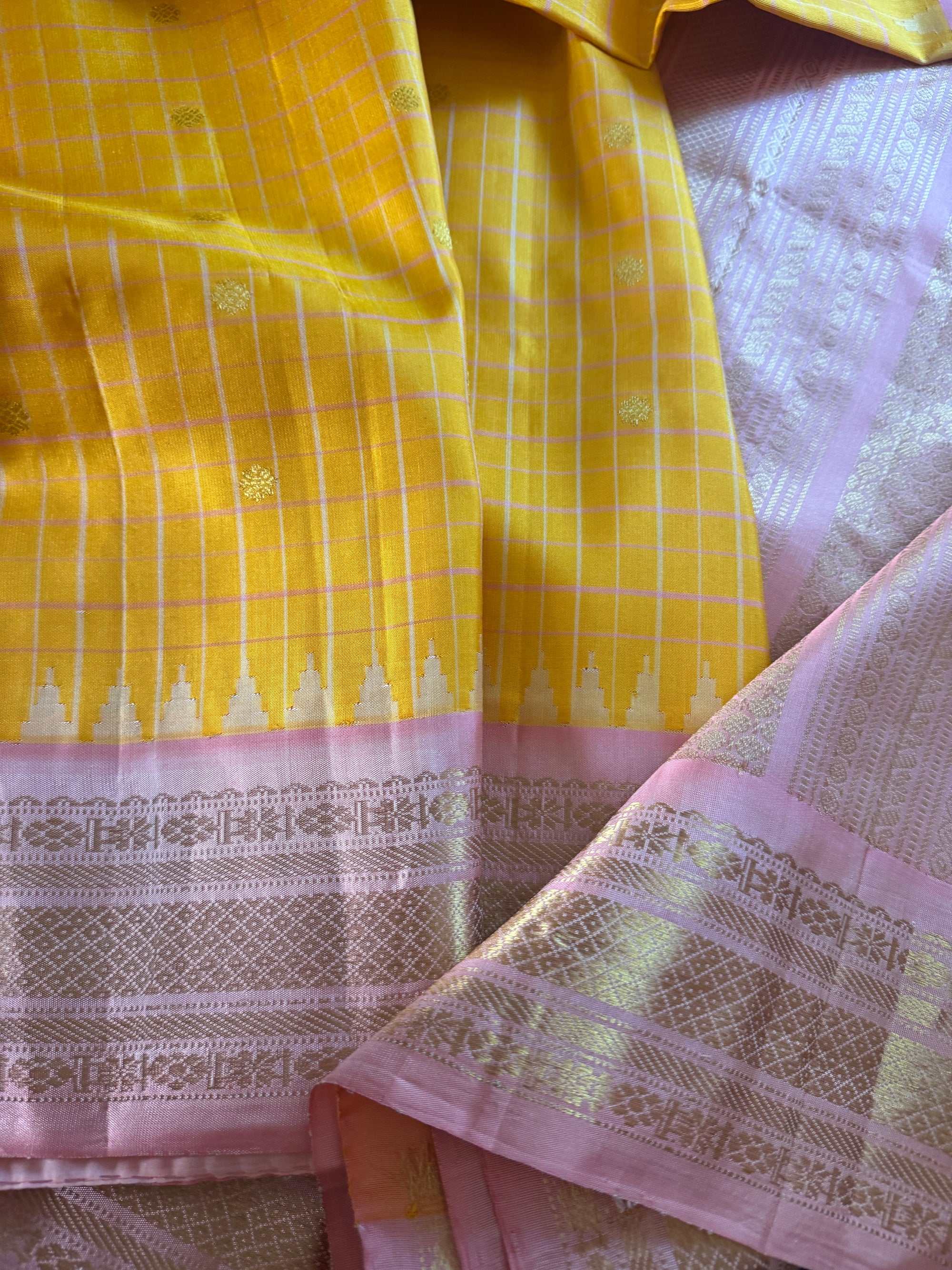 Kuttu Gadwal Silk : Pineapple Yellow + Mauve