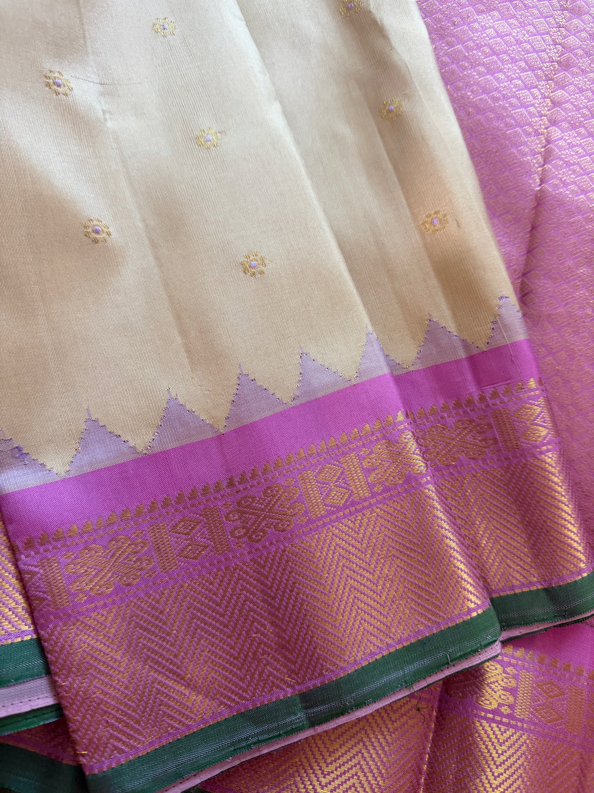 Kuttu Gadwal Silk : Pearl Grey + Lilac