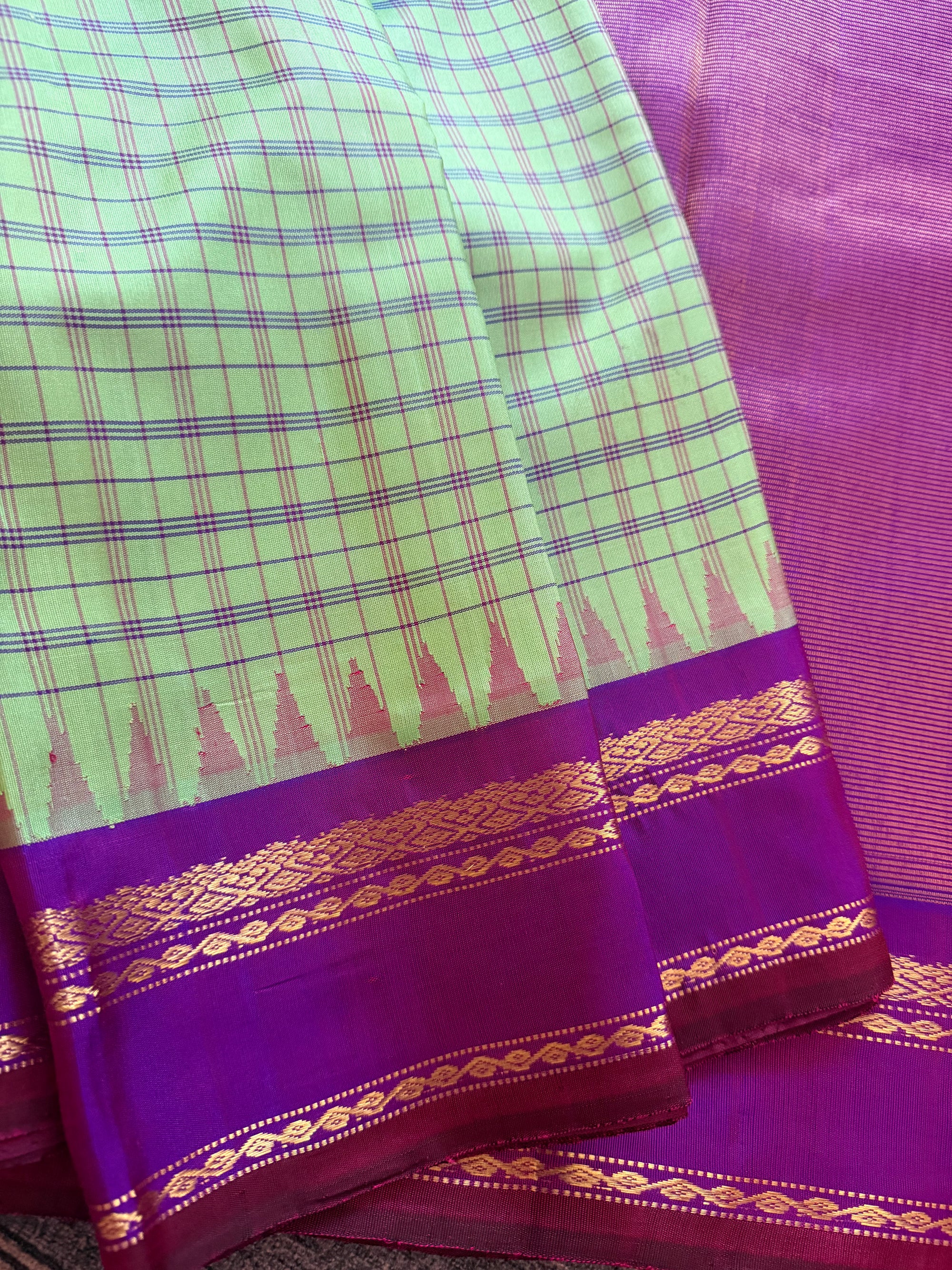 Kuttu Gadwal Silk : Pista Greem + Purple