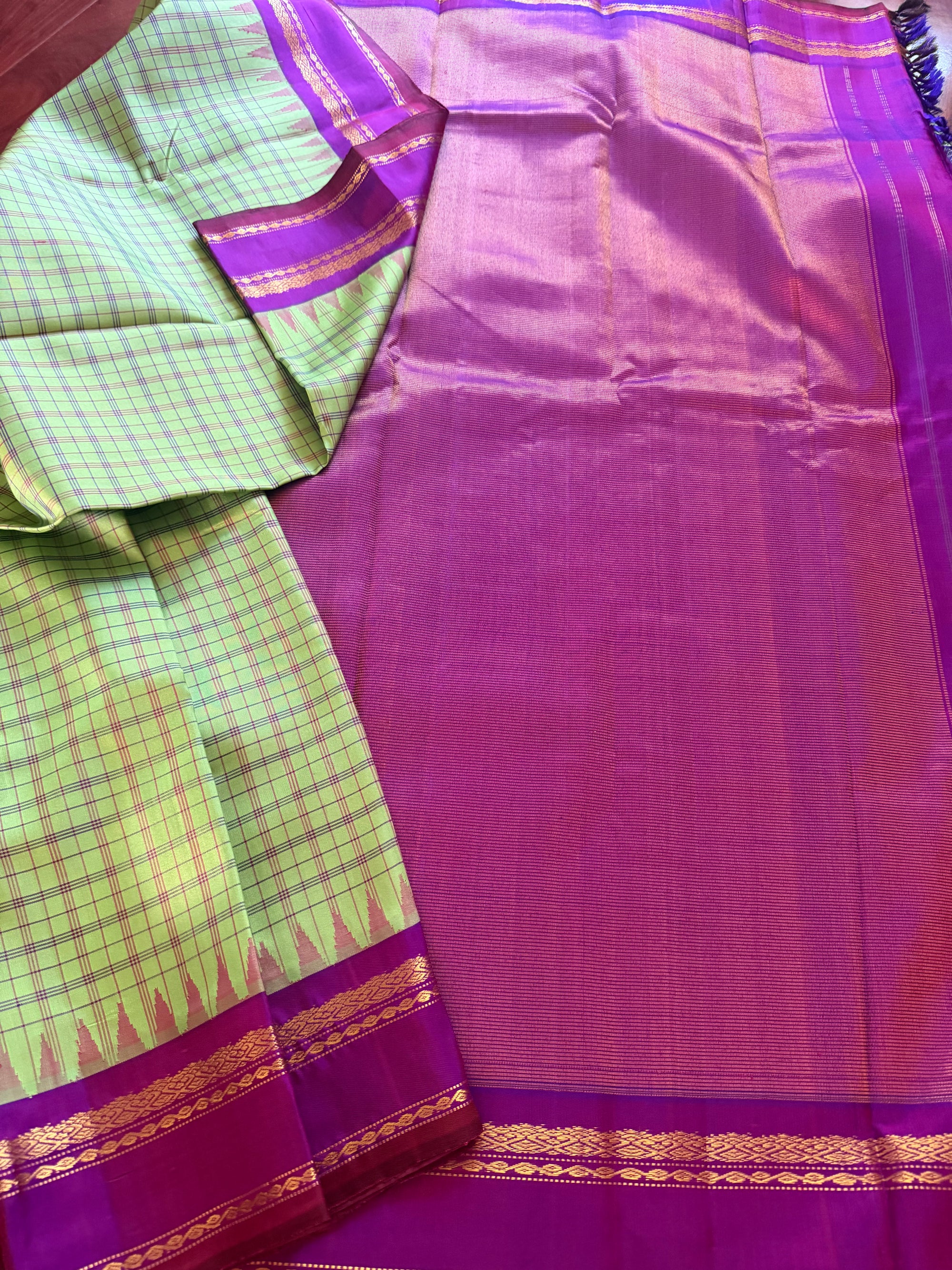 Kuttu Gadwal Silk : Pista Greem + Purple