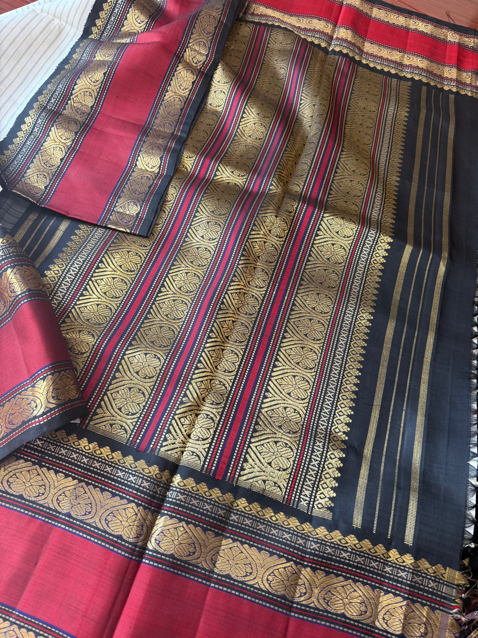 MYTHILI:  Vintage Korvai Kanjivaram (Ivory Black)