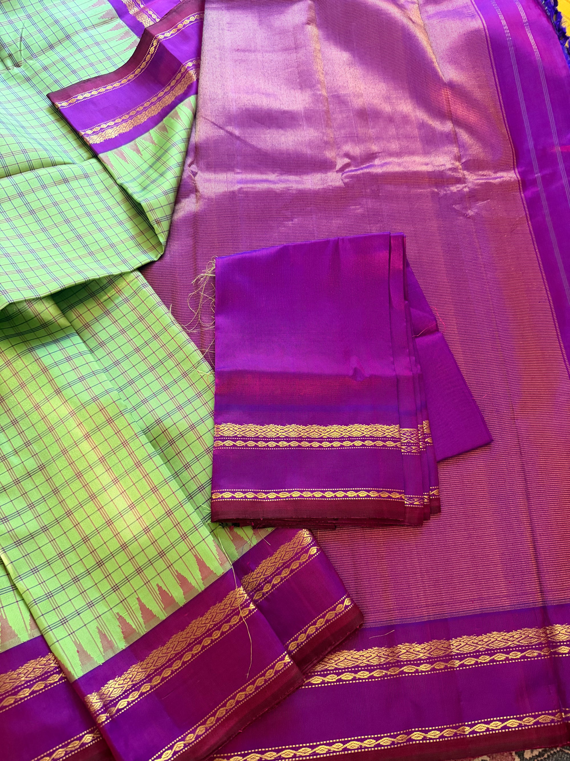 Kuttu Gadwal Silk : Pista Greem + Purple