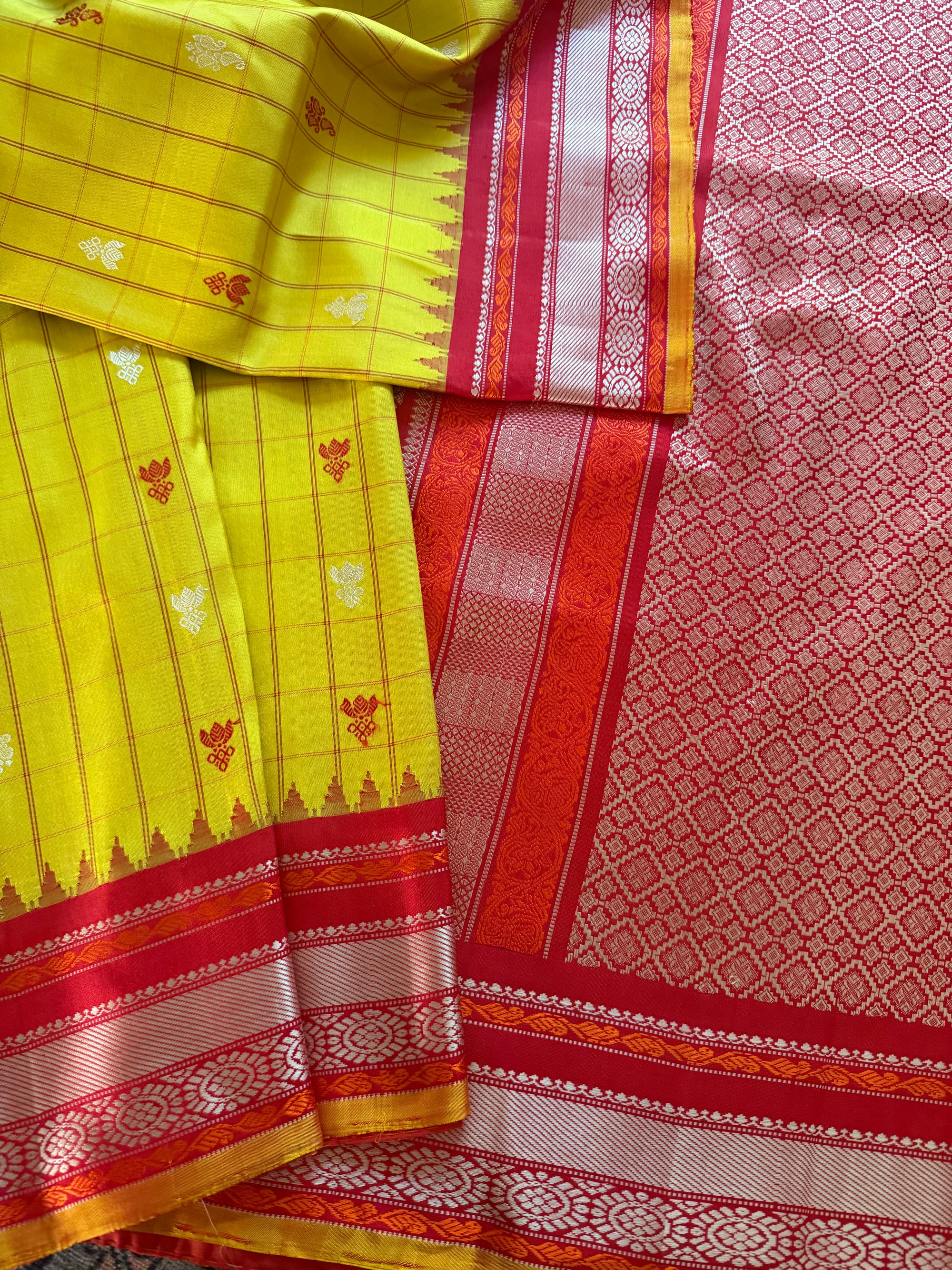 Kuttu Gadwal Silk : No Zari (Sampanga Yellow + Red)