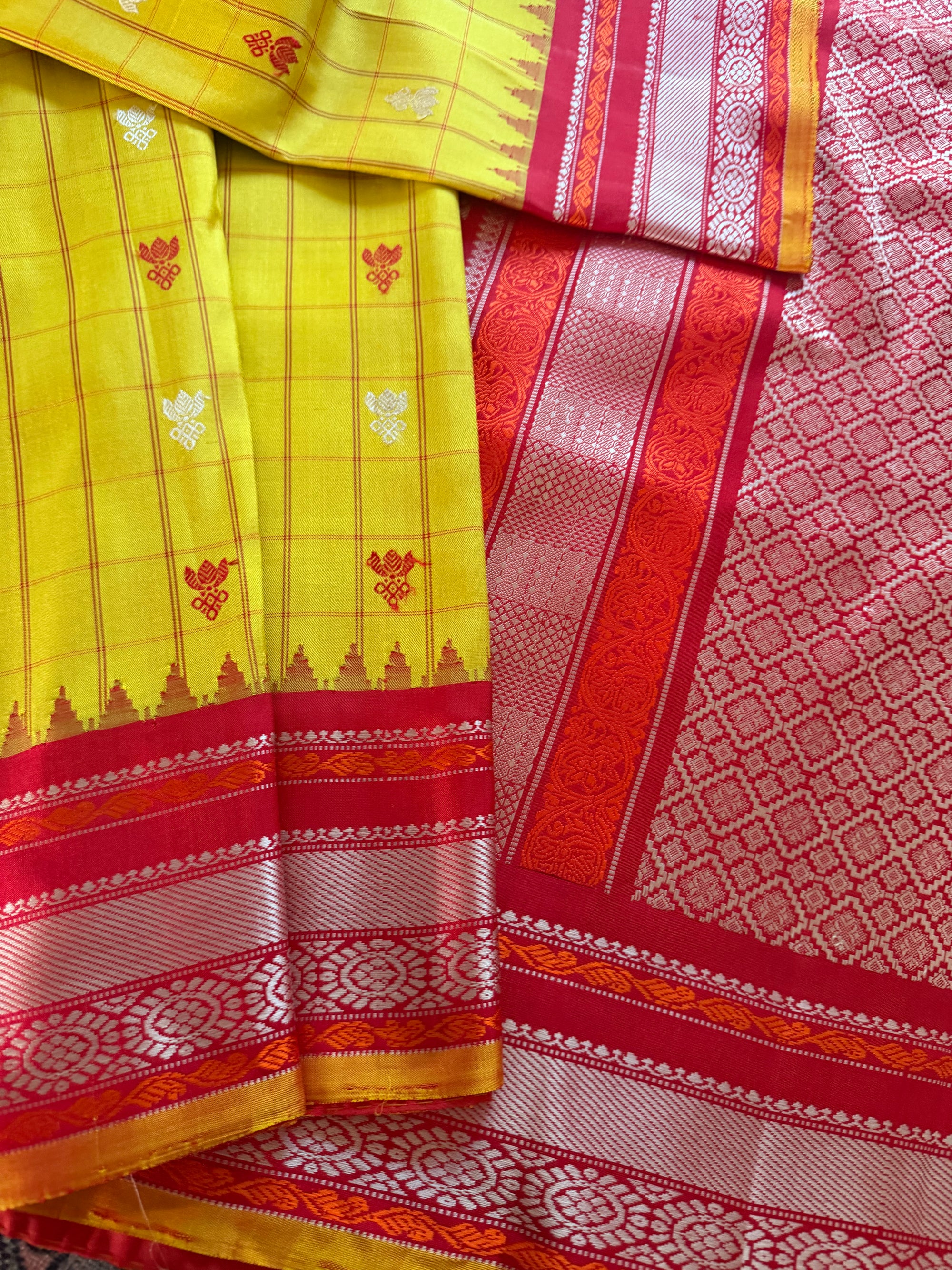 Kuttu Gadwal Silk : No Zari (Sampanga Yellow + Red)