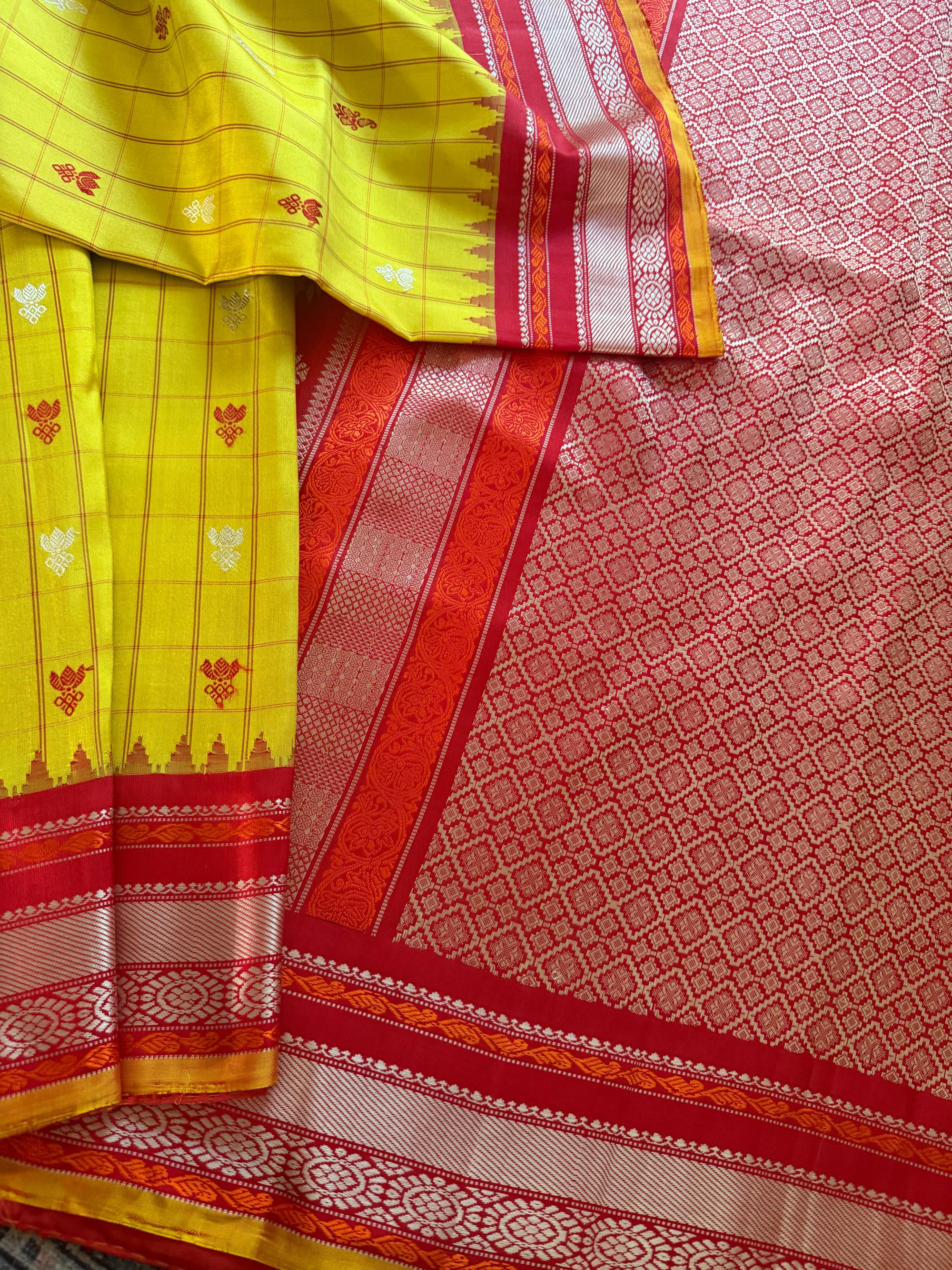 Kuttu Gadwal Silk : No Zari (Sampanga Yellow + Red)