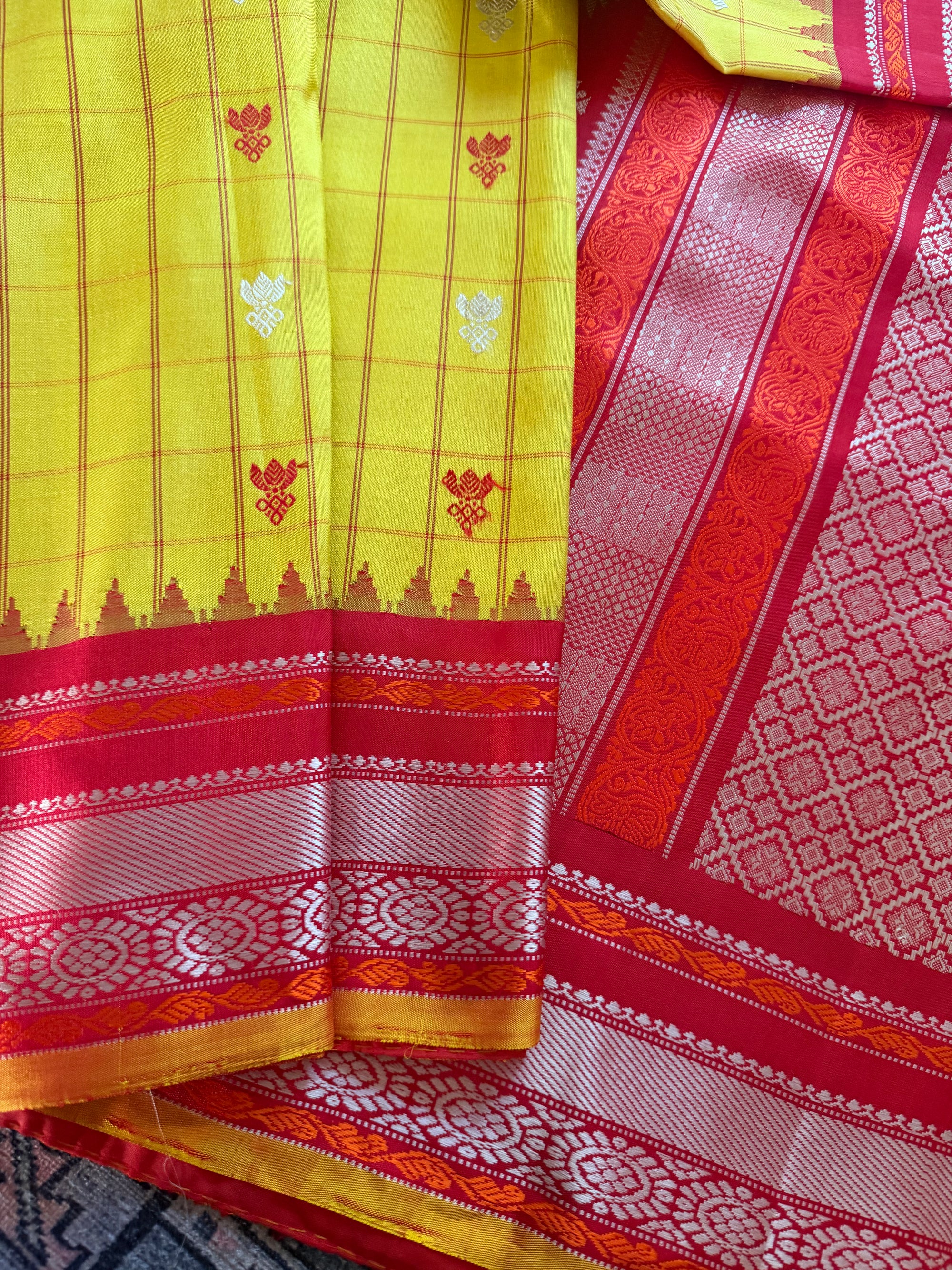 Kuttu Gadwal Silk : No Zari (Sampanga Yellow + Red)