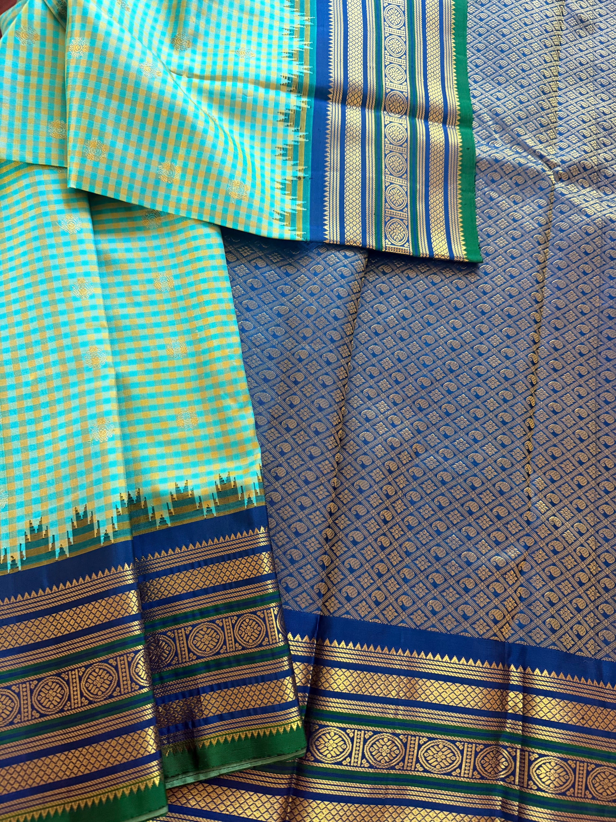 Kuttu Gadwal Silk : Pattani  Kattam with Teal