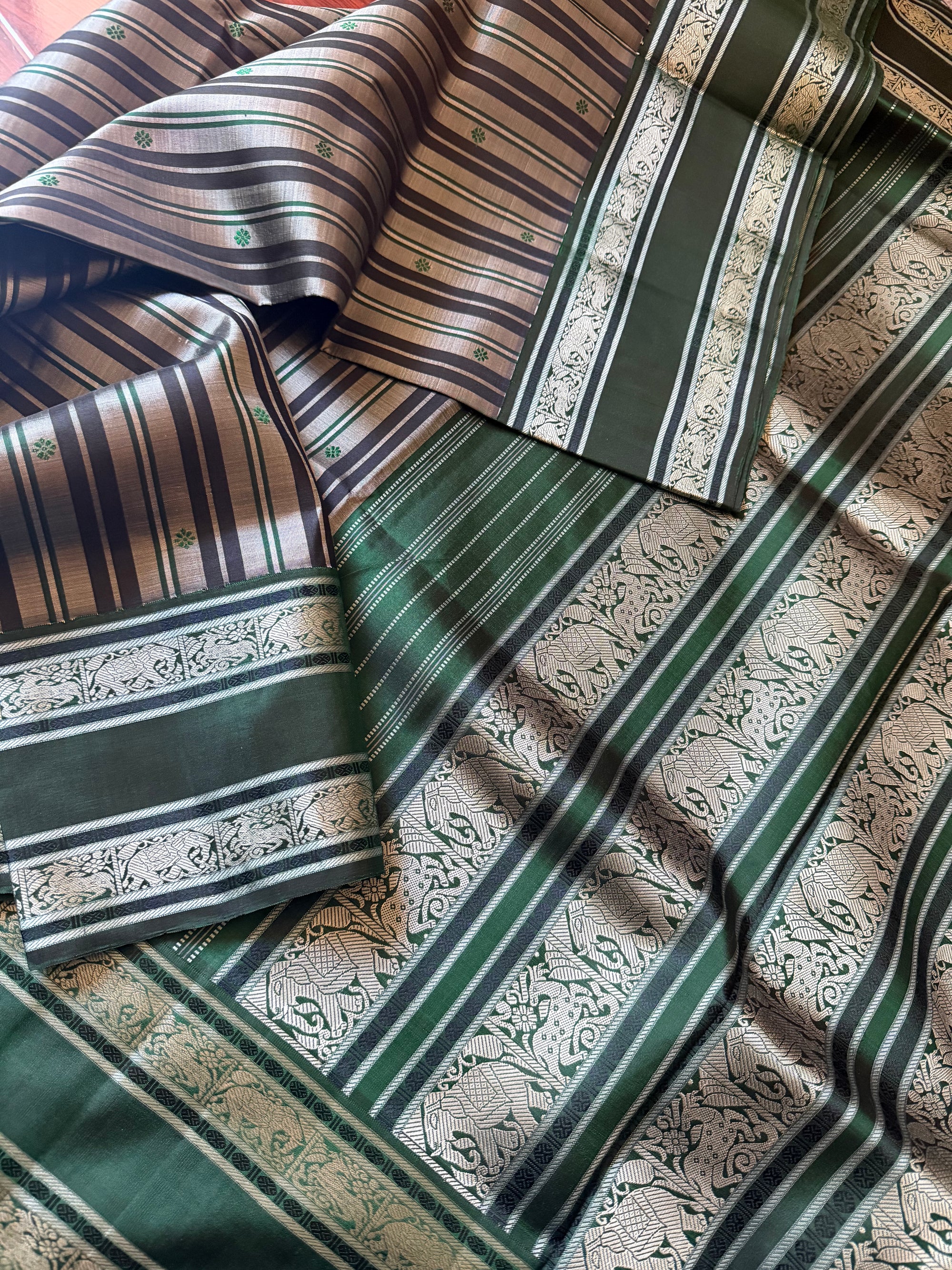 No Zari Kanjivaram Silk: Grey + Green