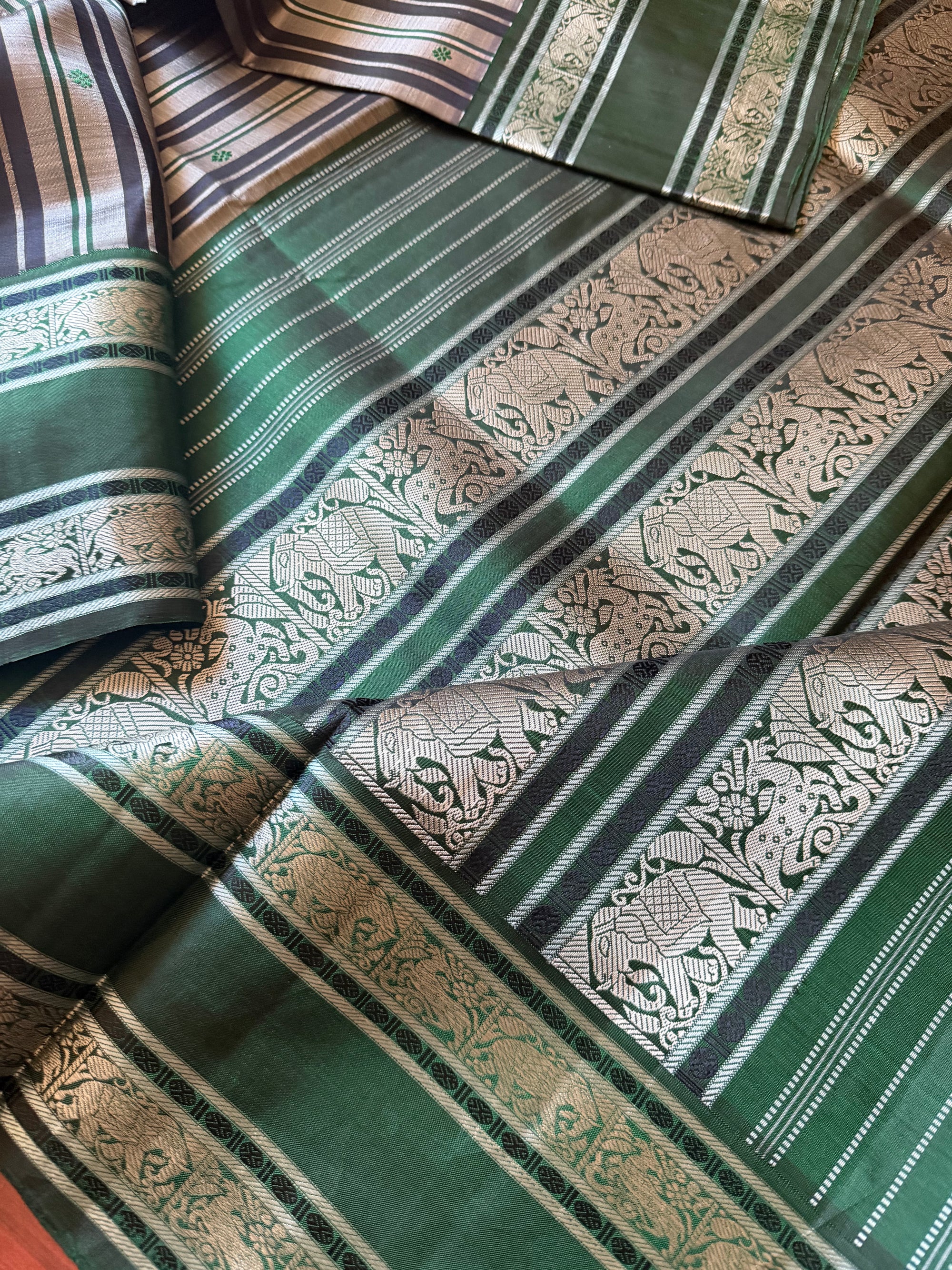 No Zari Kanjivaram Silk: Grey + Green