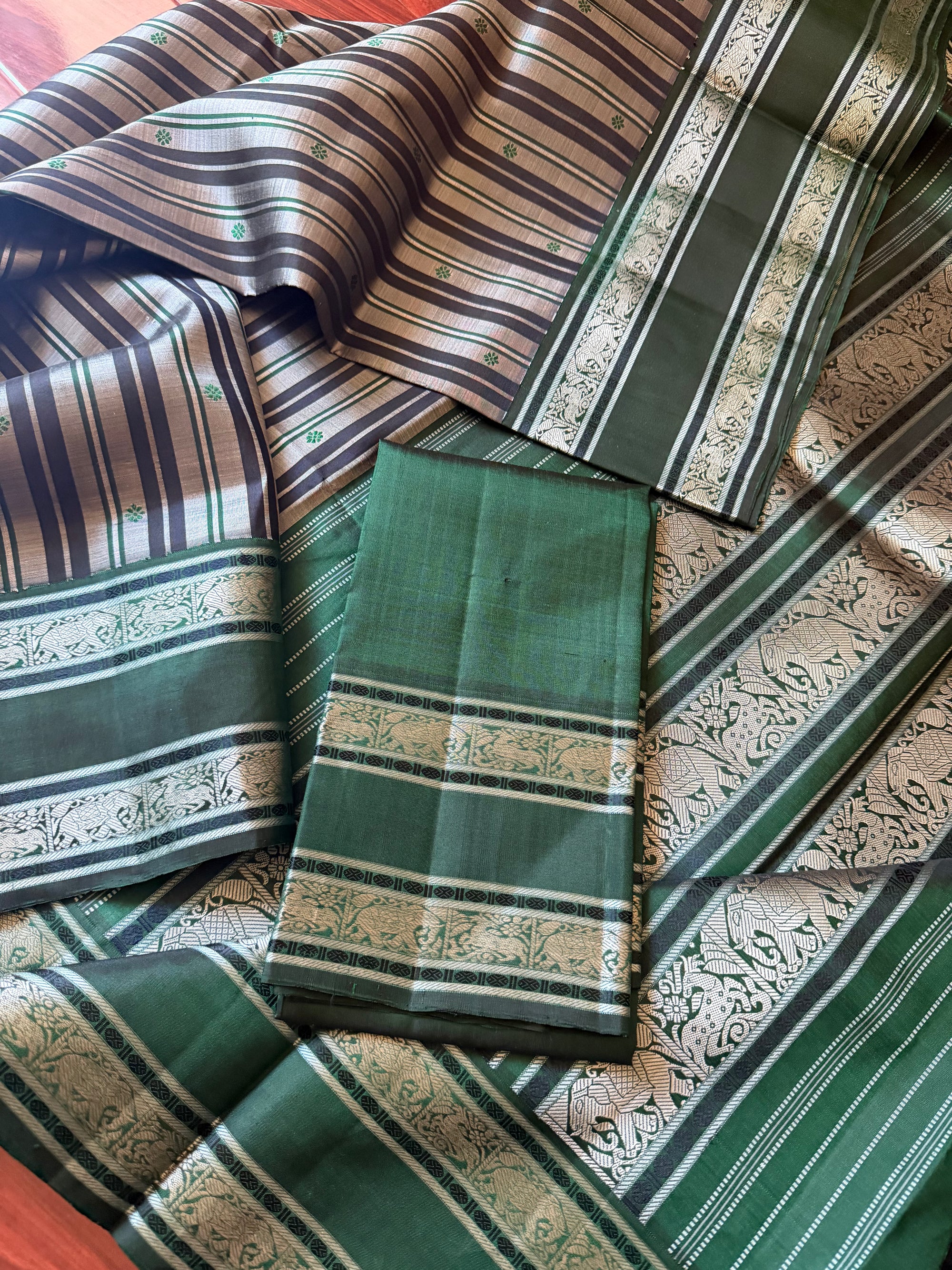 No Zari Kanjivaram Silk: Grey + Green