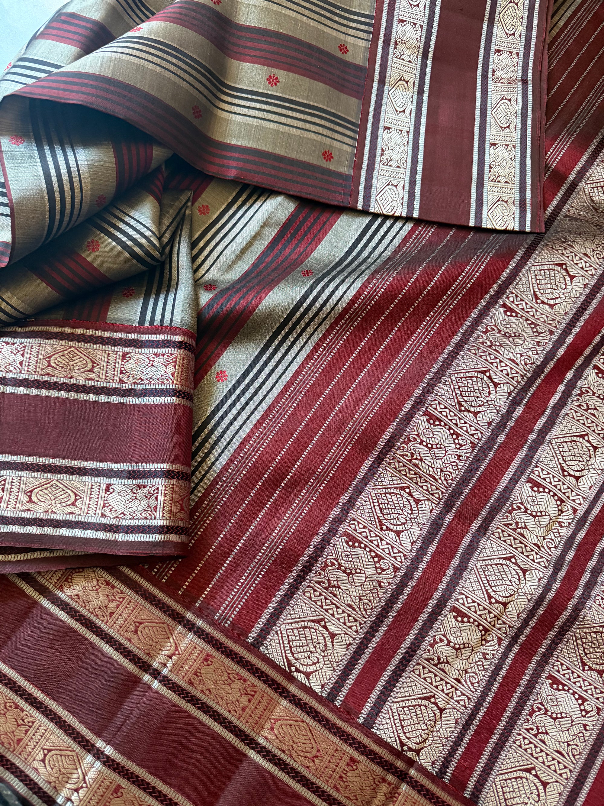 No Zari Kanjivaram Silk: Grey + Maroon