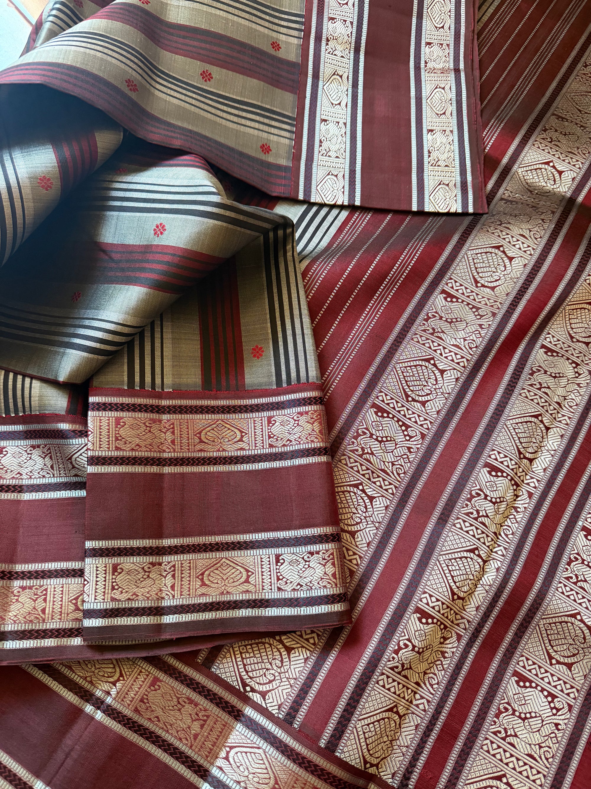 No Zari Kanjivaram Silk: Grey + Maroon