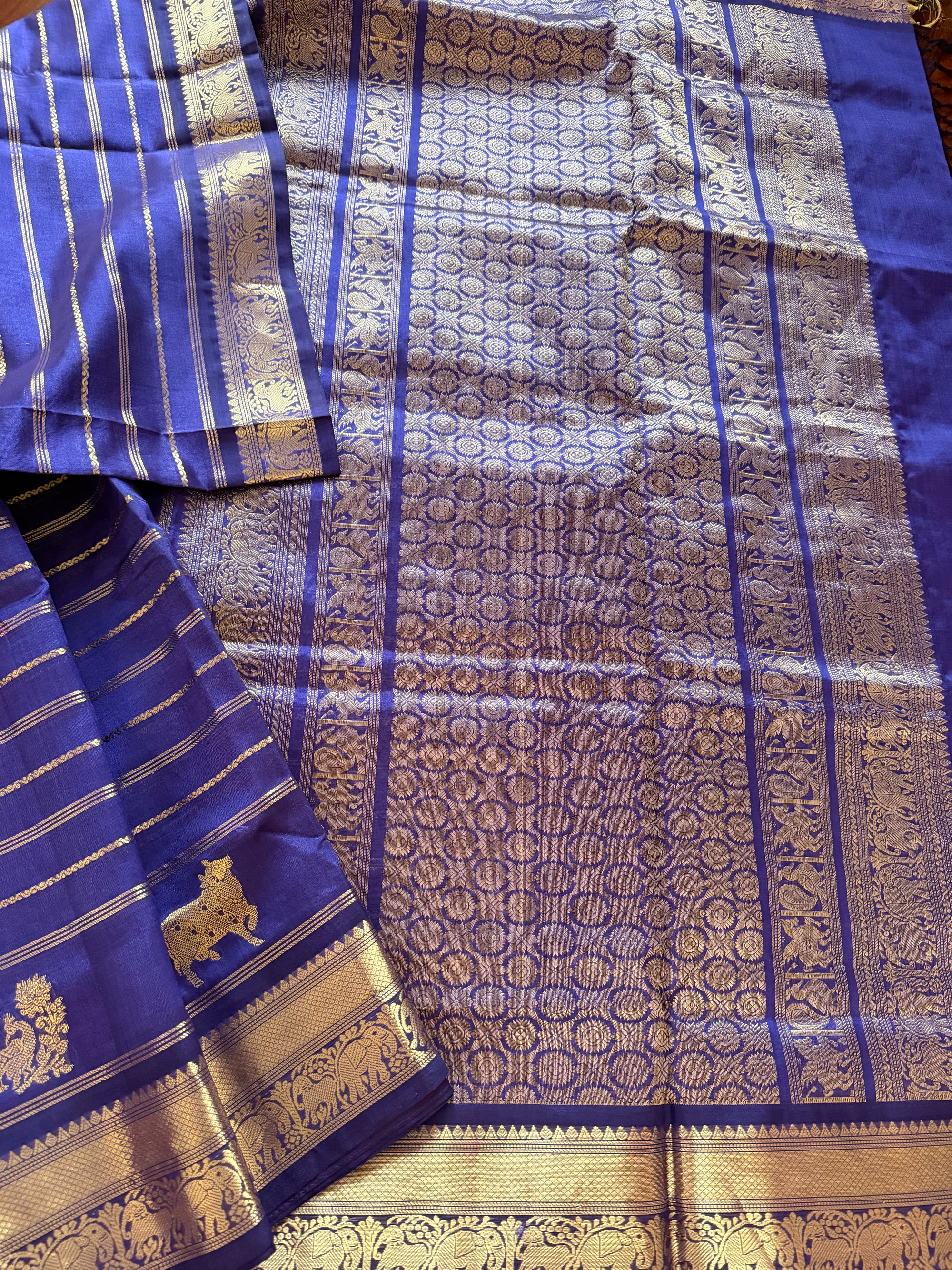 Silk Cotton :  Purple veldhari with beetu buttas