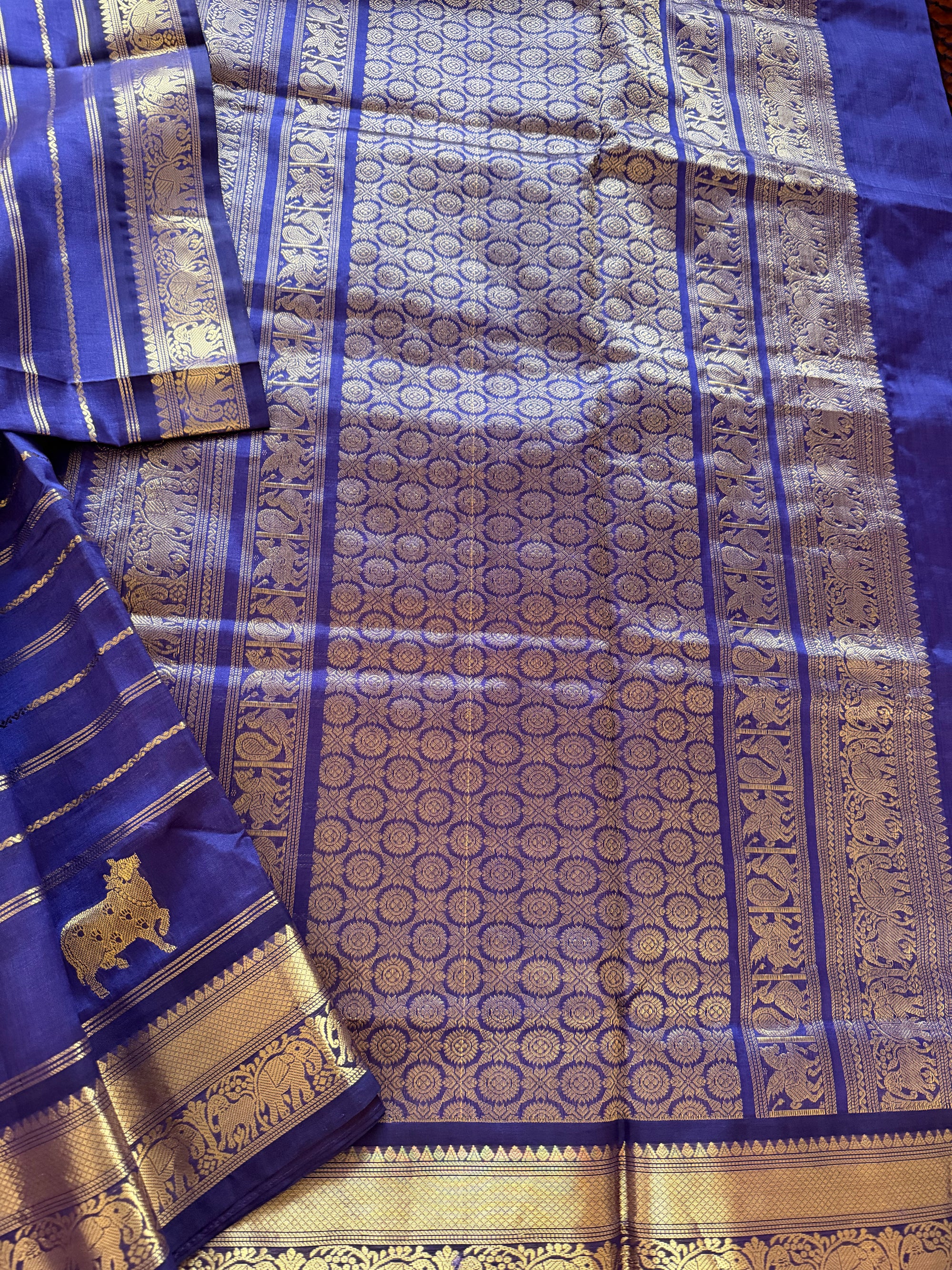 Silk Cotton :  Purple veldhari with beetu buttas