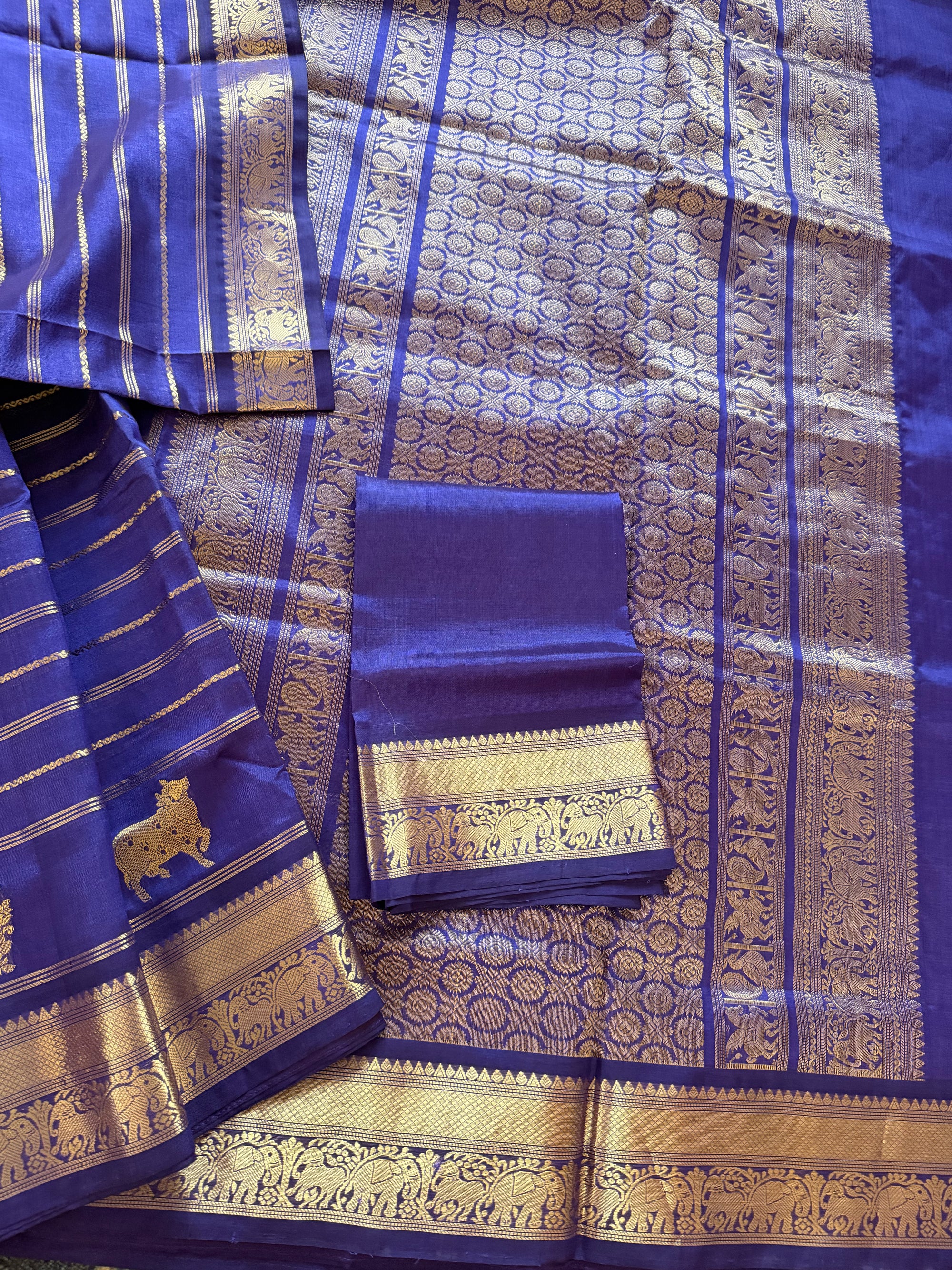 Silk Cotton :  Purple veldhari with beetu buttas