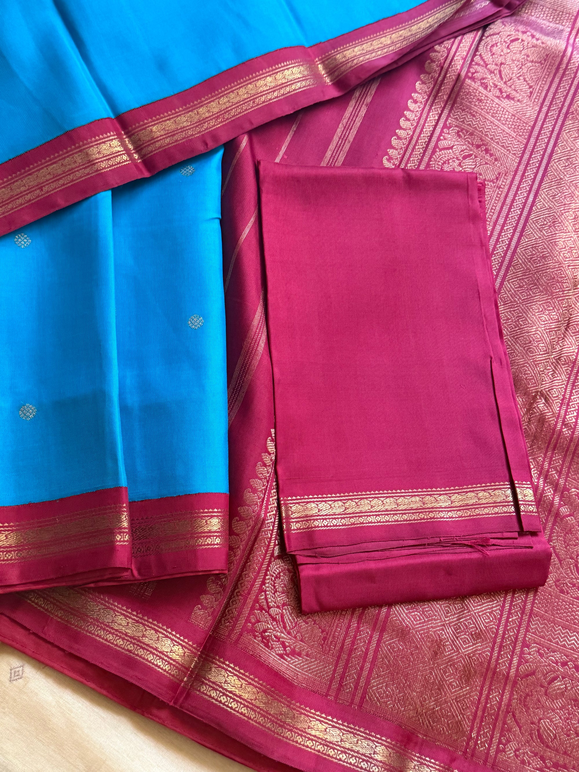 MAATHEY: Small border korvai Kanivaram (Ananda Blue &amp; Red)