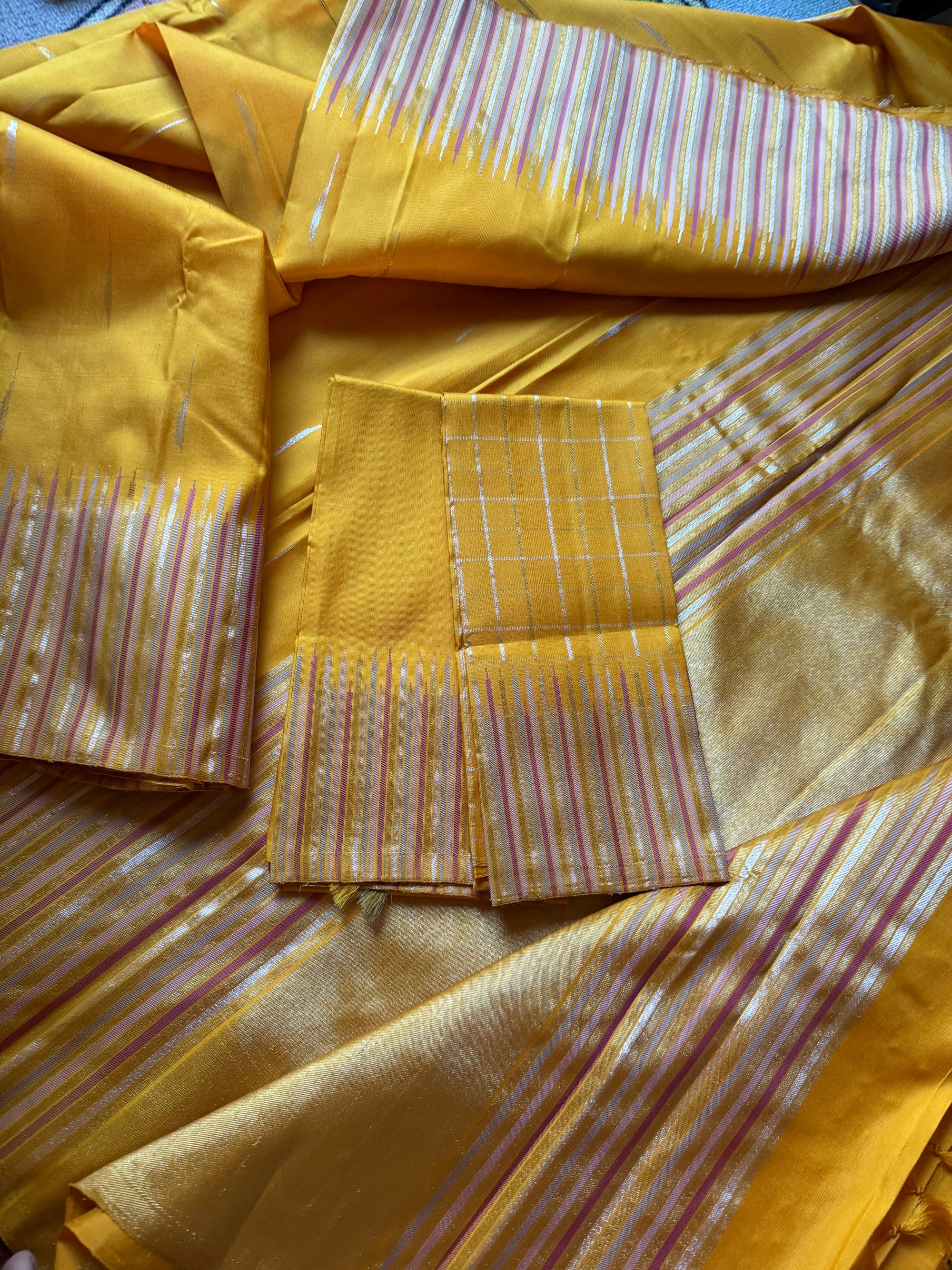 MYTHILI:  8 Kol Kanjivaram with 2 Blouses