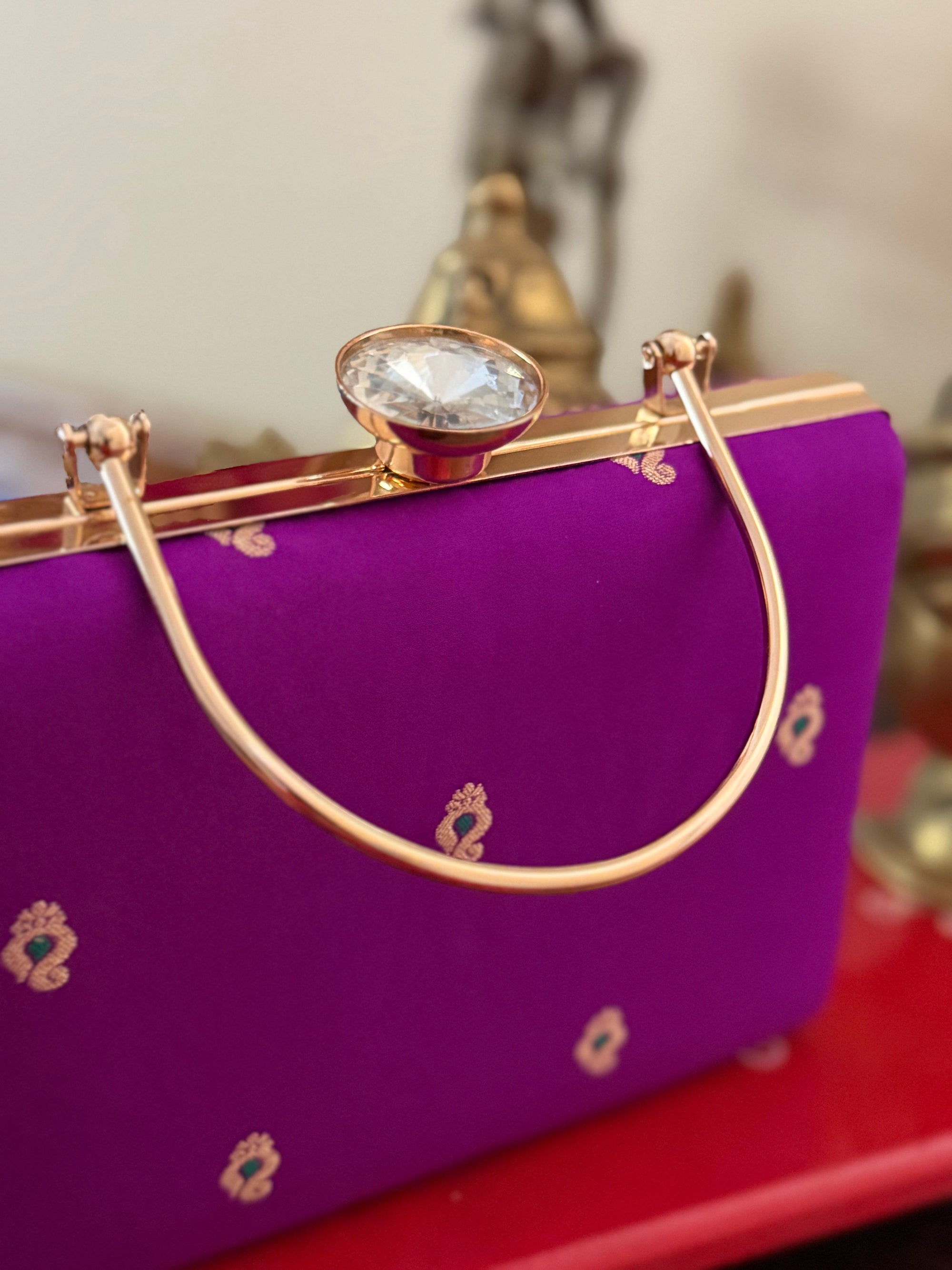 CLUTCH : Kanjivaram Silk (Vadamalli)