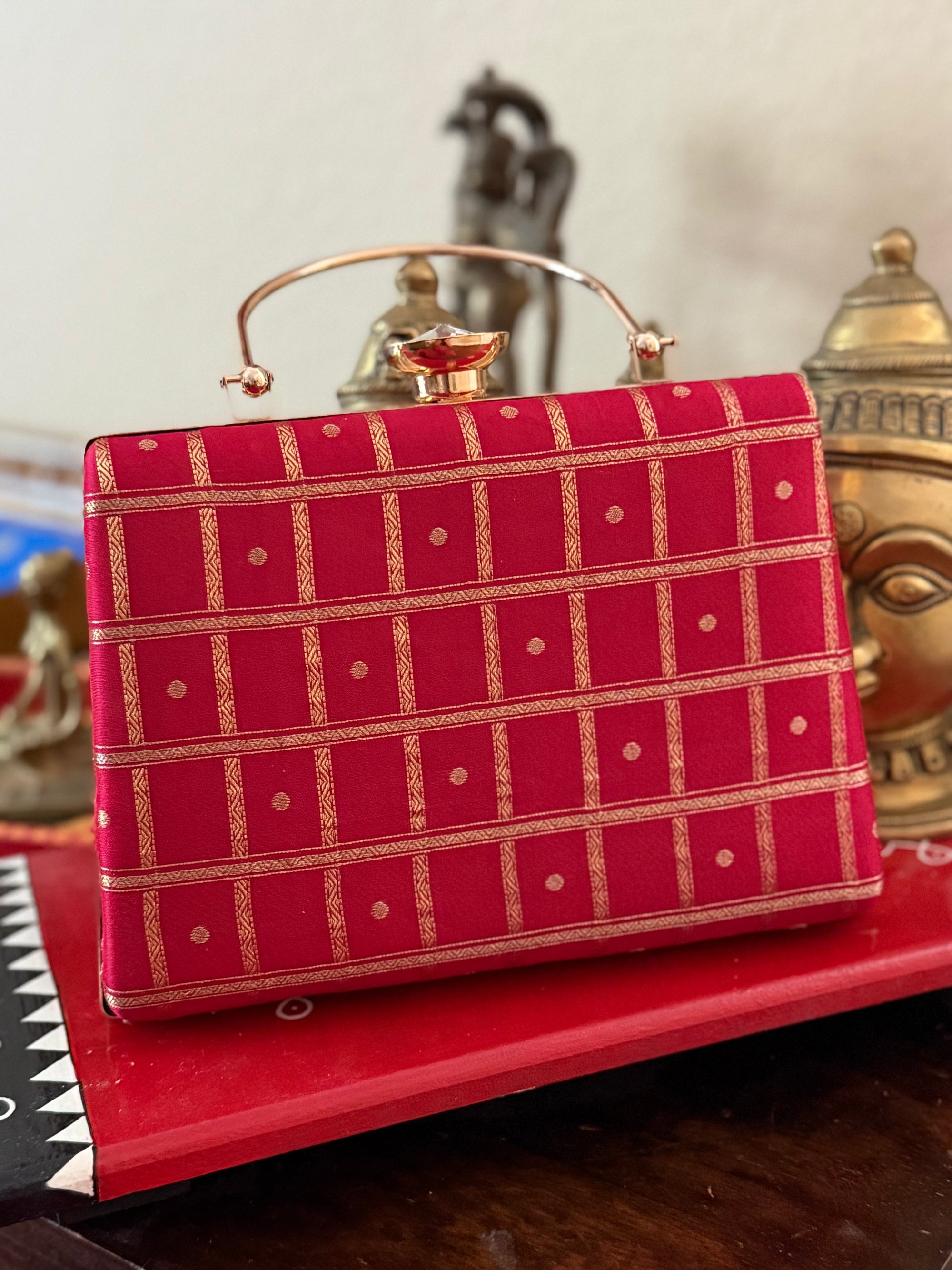 CLUTCH : Kanjivaram Silk (Reddish Pink)