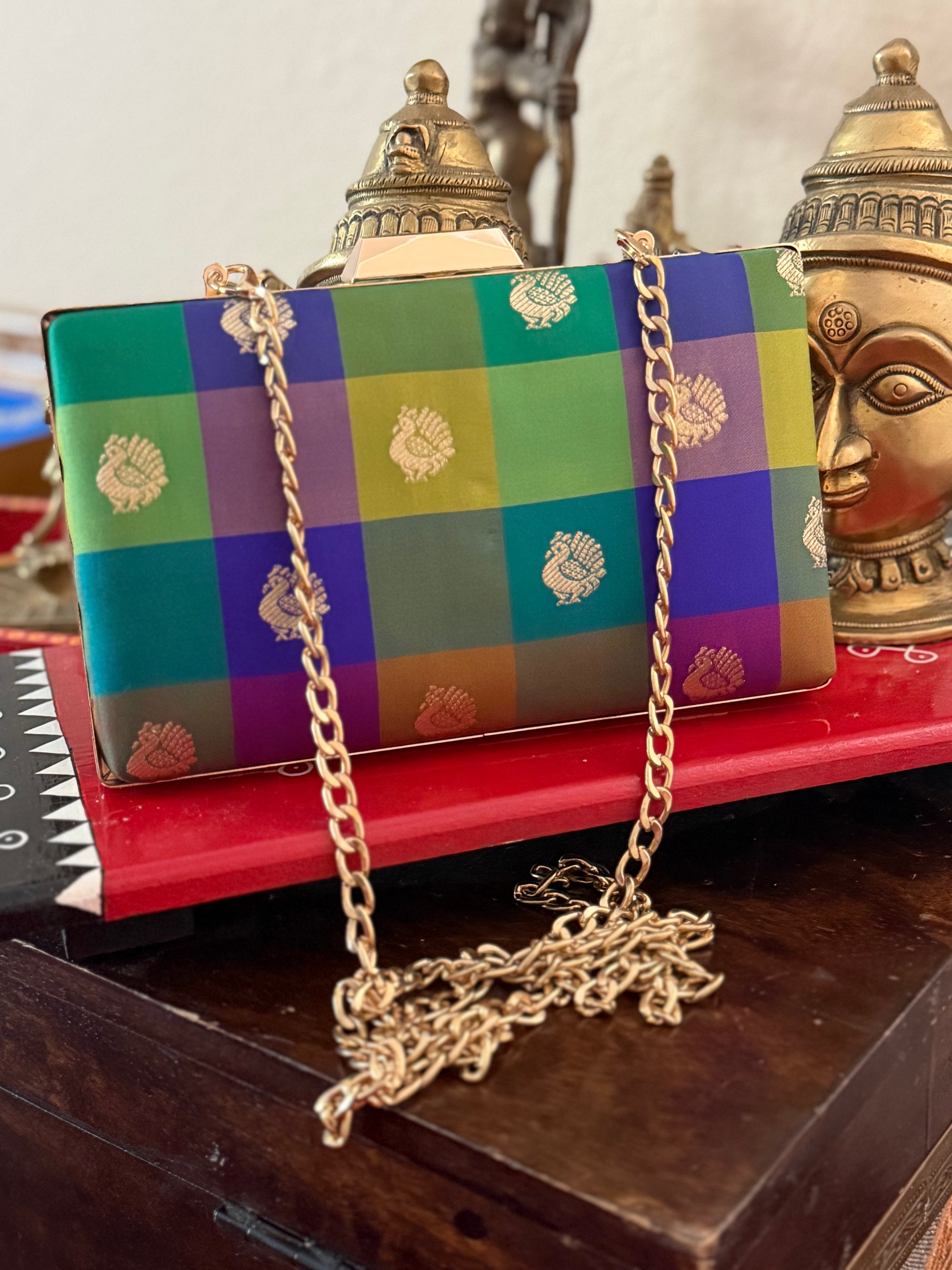 CLUTCH : Kanjivaram Silk (Paalum Pazhamum Kattam)