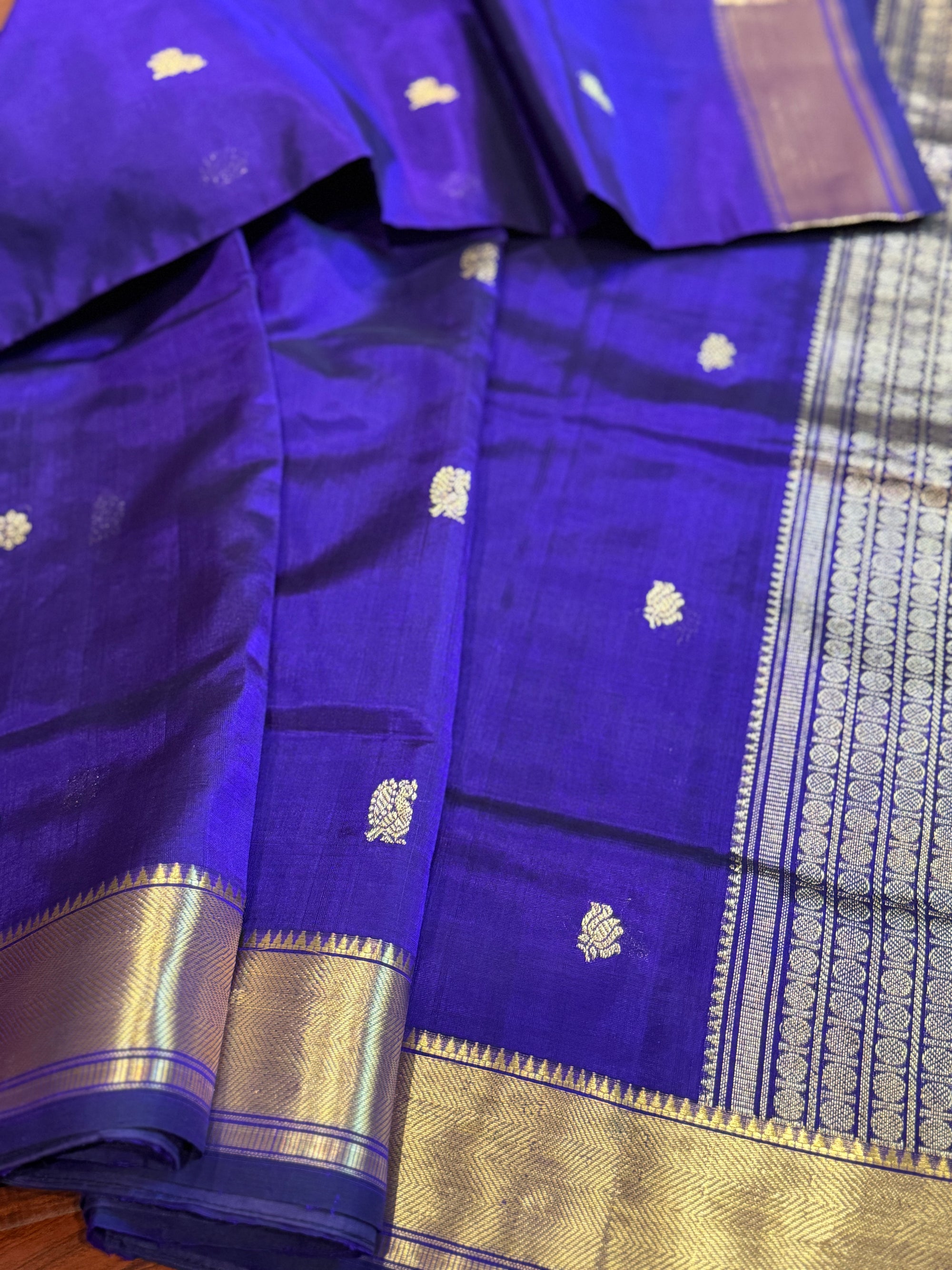 Silk Cotton :4 buttas