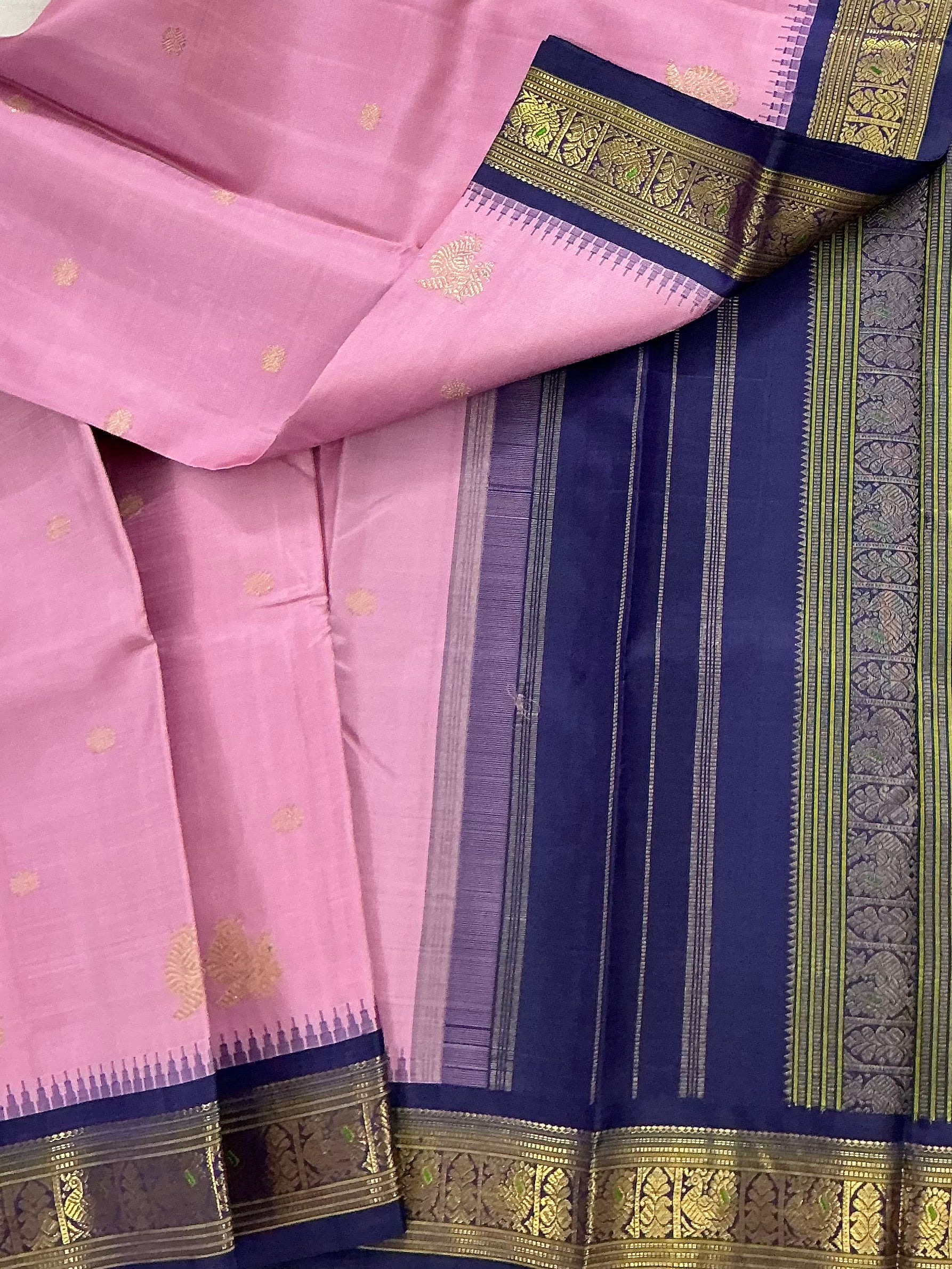 MYTHILI:   Korvai Kanjivaram Silk (Lavender Pink &amp; Navy)