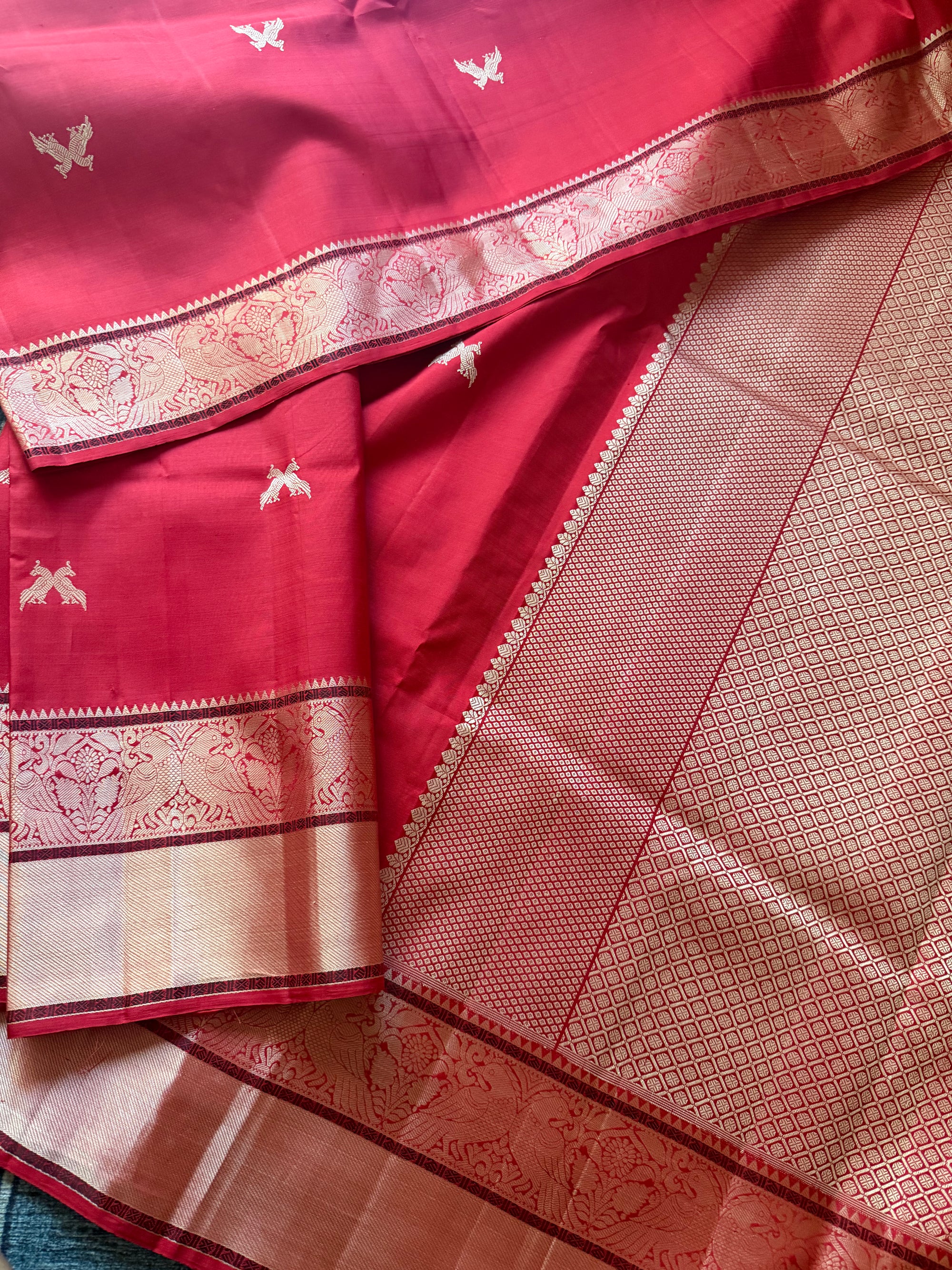 No Zari  Kanjivaram Silk : Jodi Kili (Red)