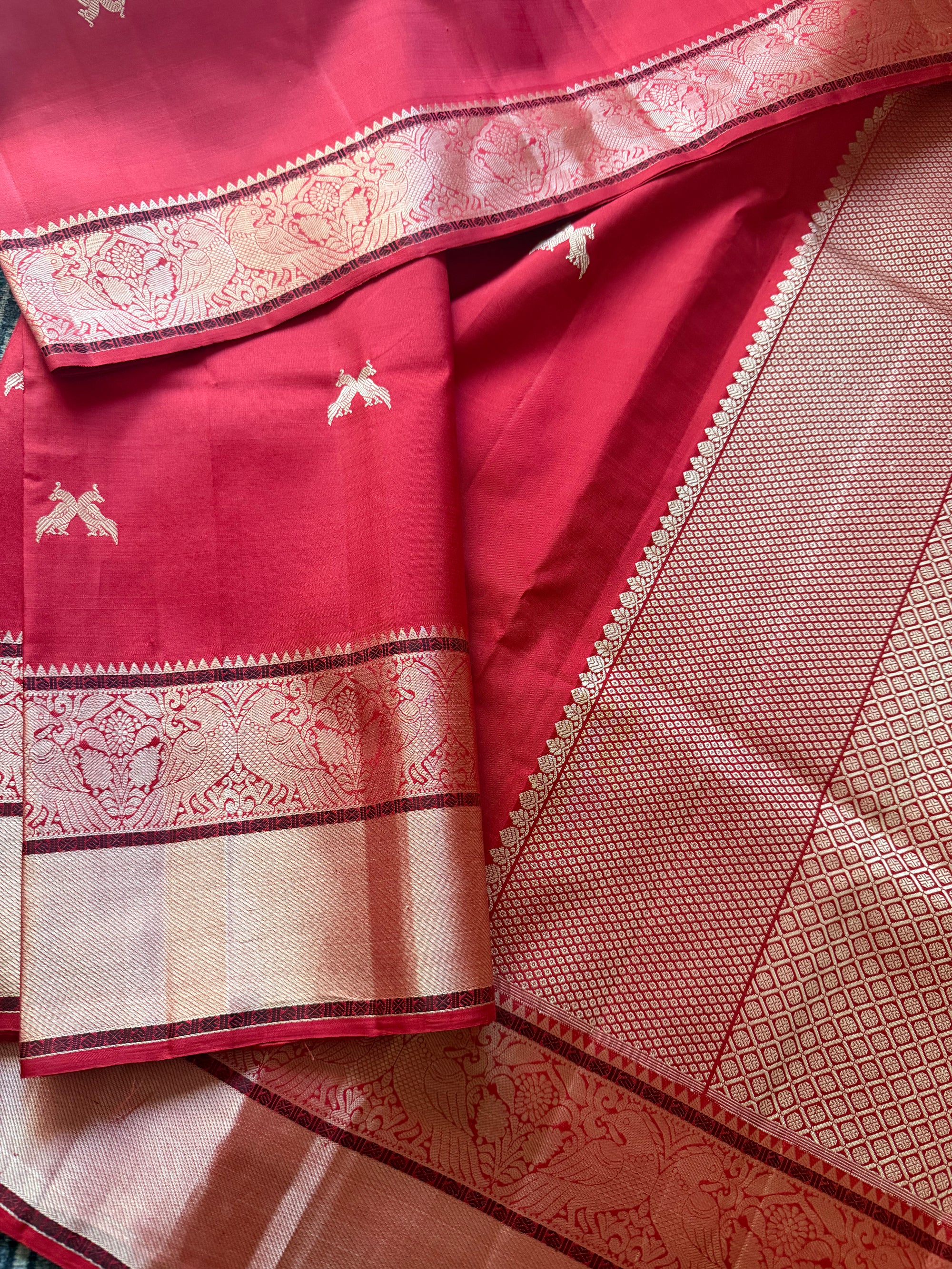 No Zari  Kanjivaram Silk : Jodi Kili (Red)