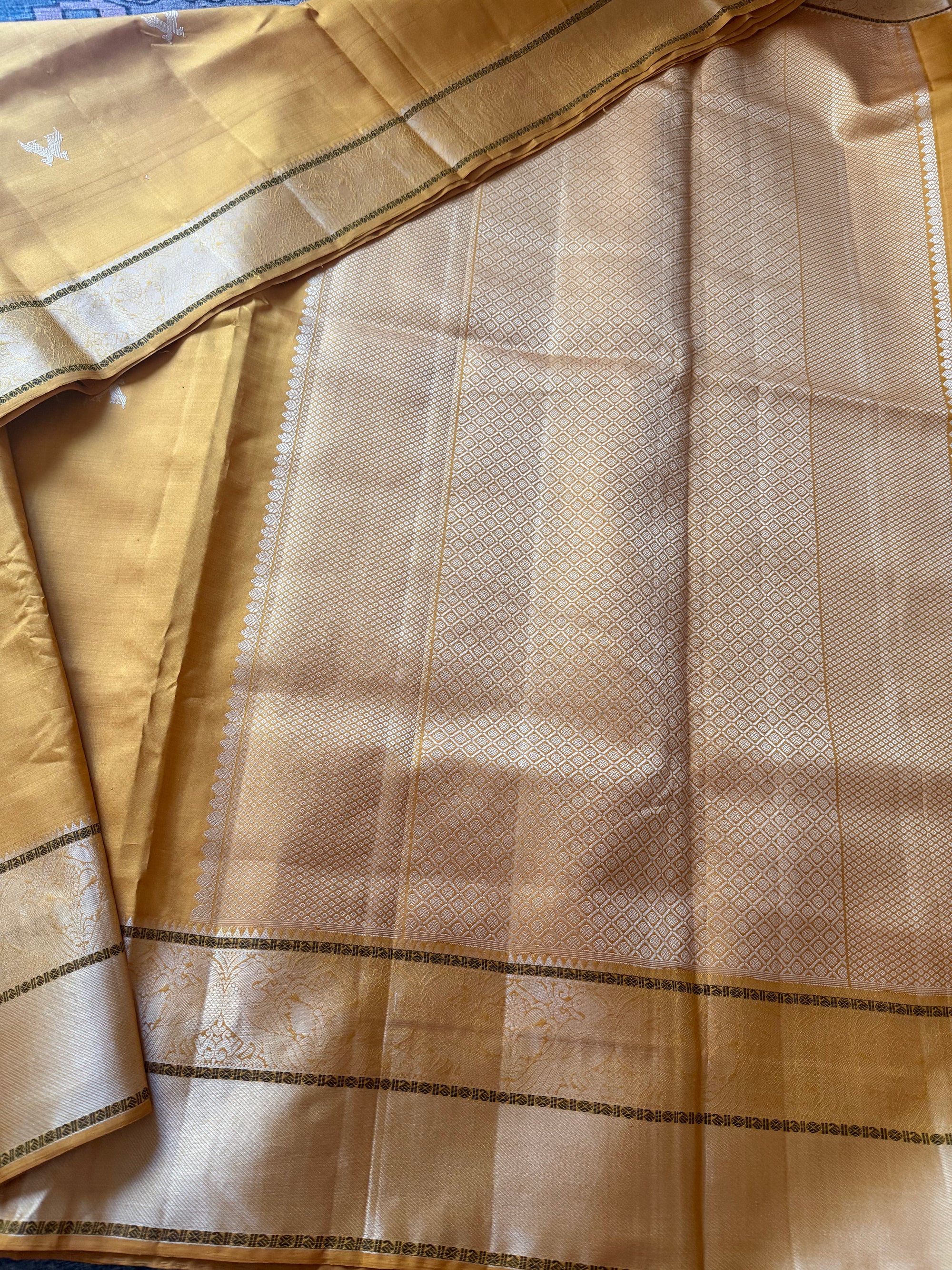 No Zari  Kanjivaram Silk : Jodi Kili (Yellow)
