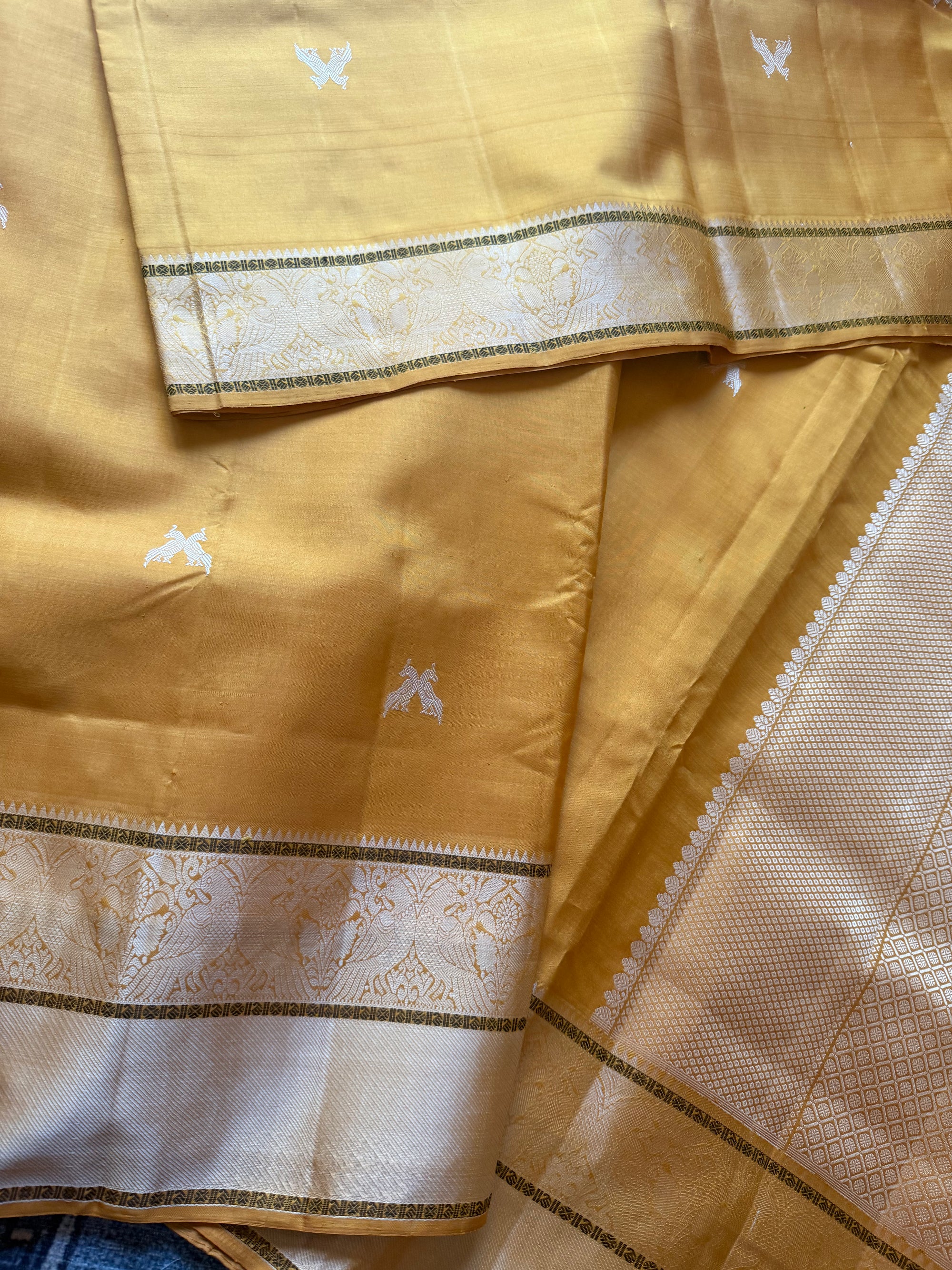 No Zari  Kanjivaram Silk : Jodi Kili (Yellow)