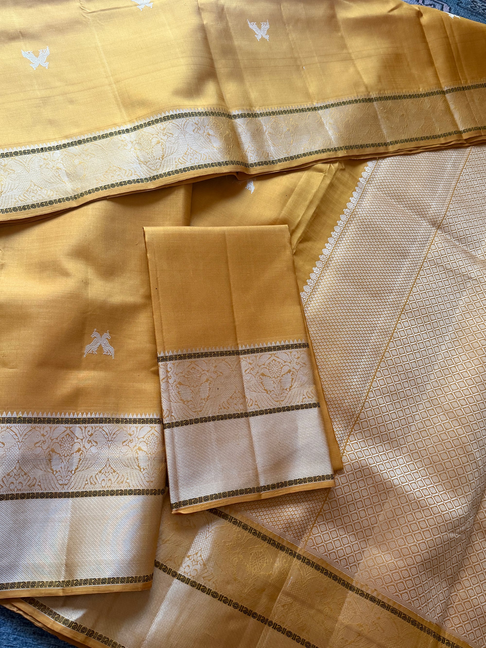 No Zari  Kanjivaram Silk : Jodi Kili (Yellow)