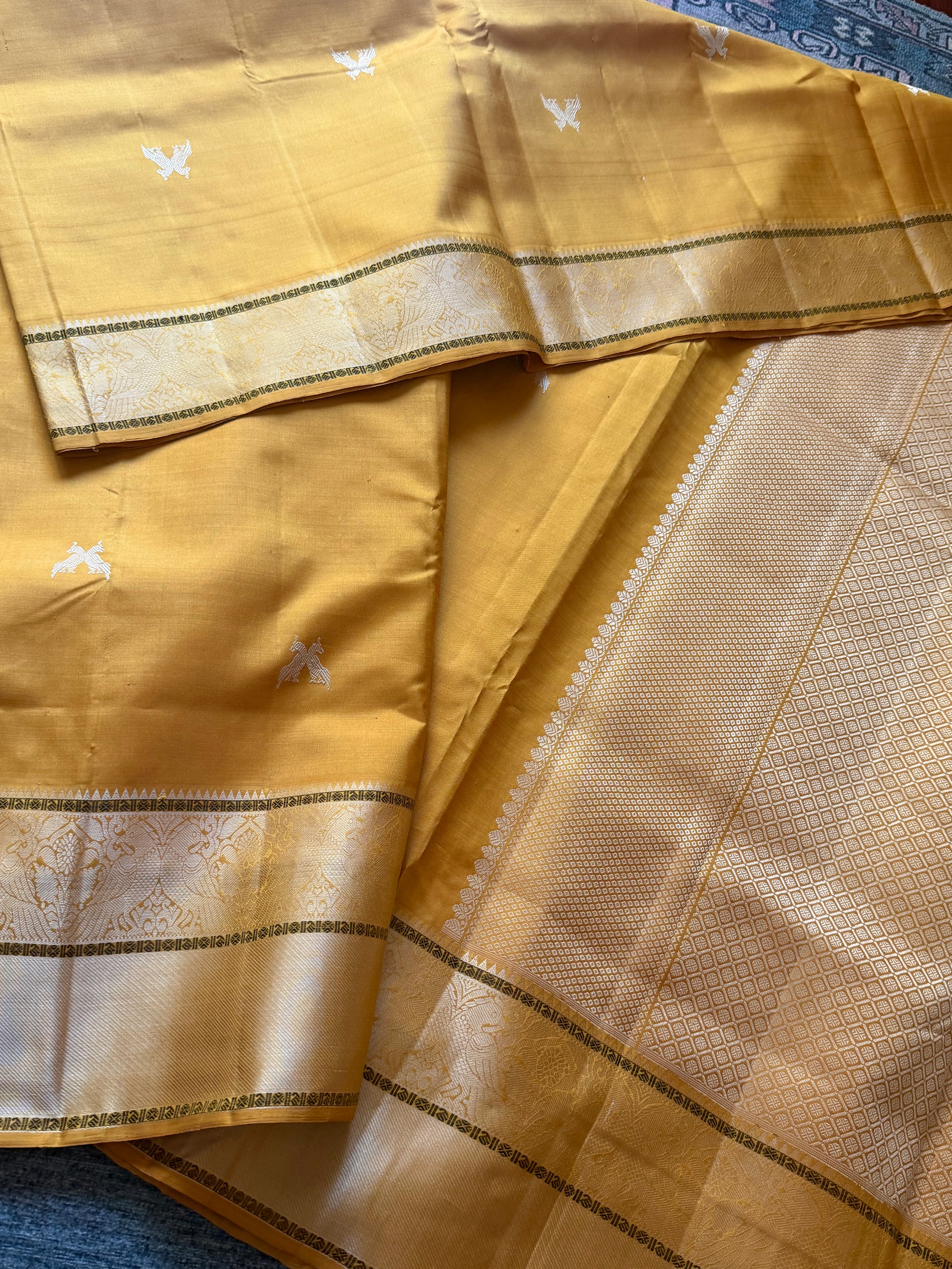 No Zari  Kanjivaram Silk : Jodi Kili (Yellow)